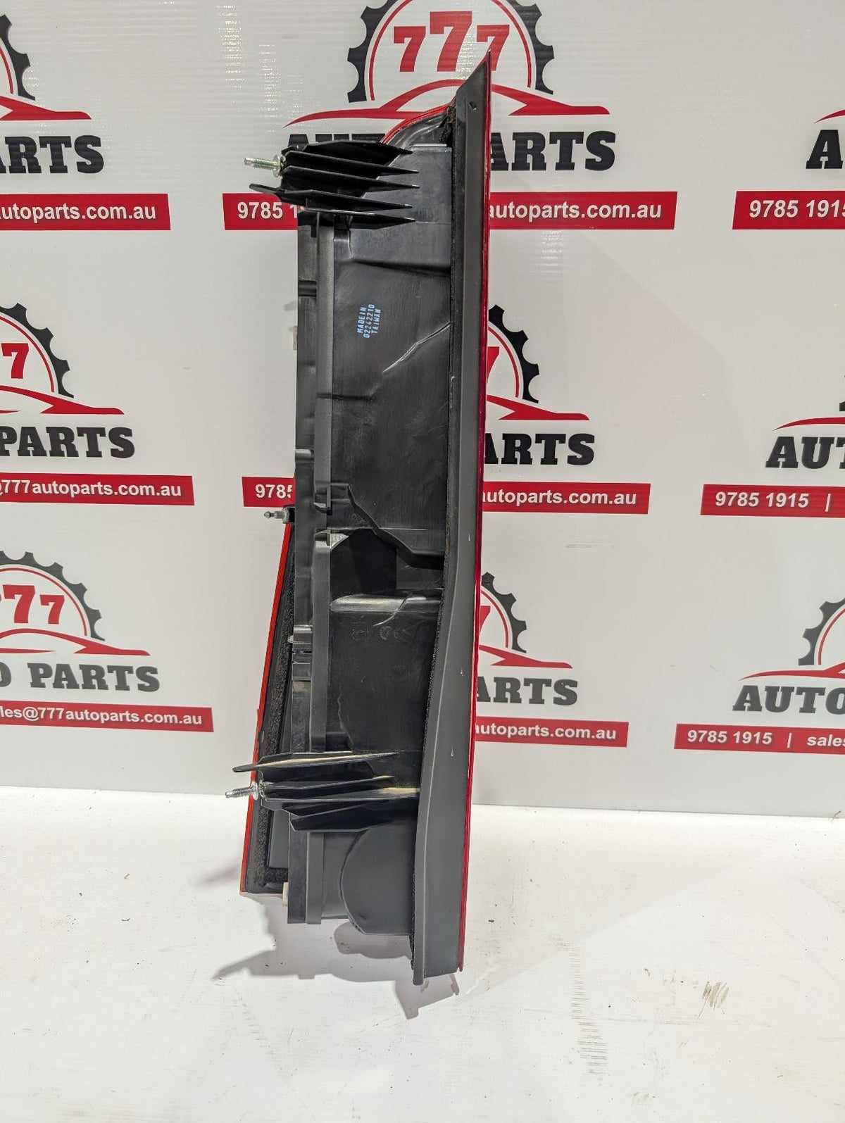 RENAULT MASTER RIGHT TAILLIGHT X62, IN BODY, W/ HALOGEN TYPE, VAN/BUS, 09/11- 11