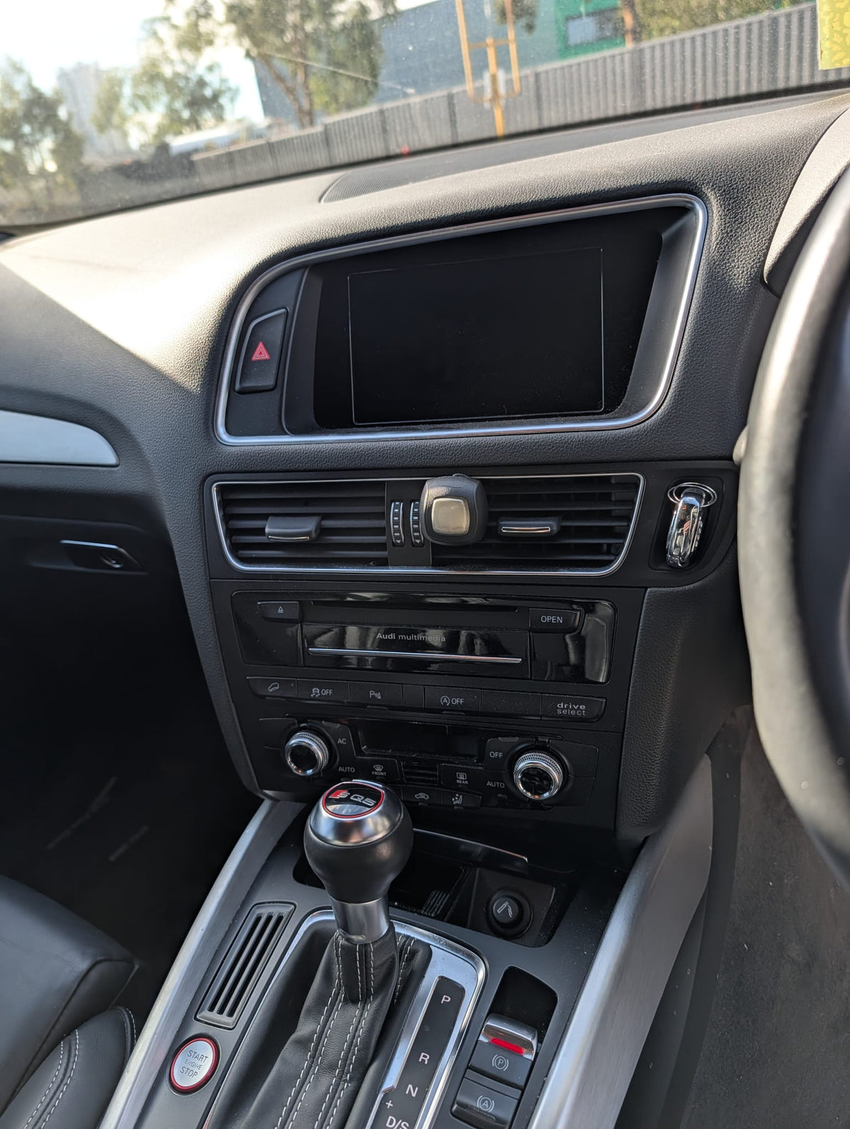 2014 Audi SQ5 3.0 TDI quattro wrecking for parts — photo 4