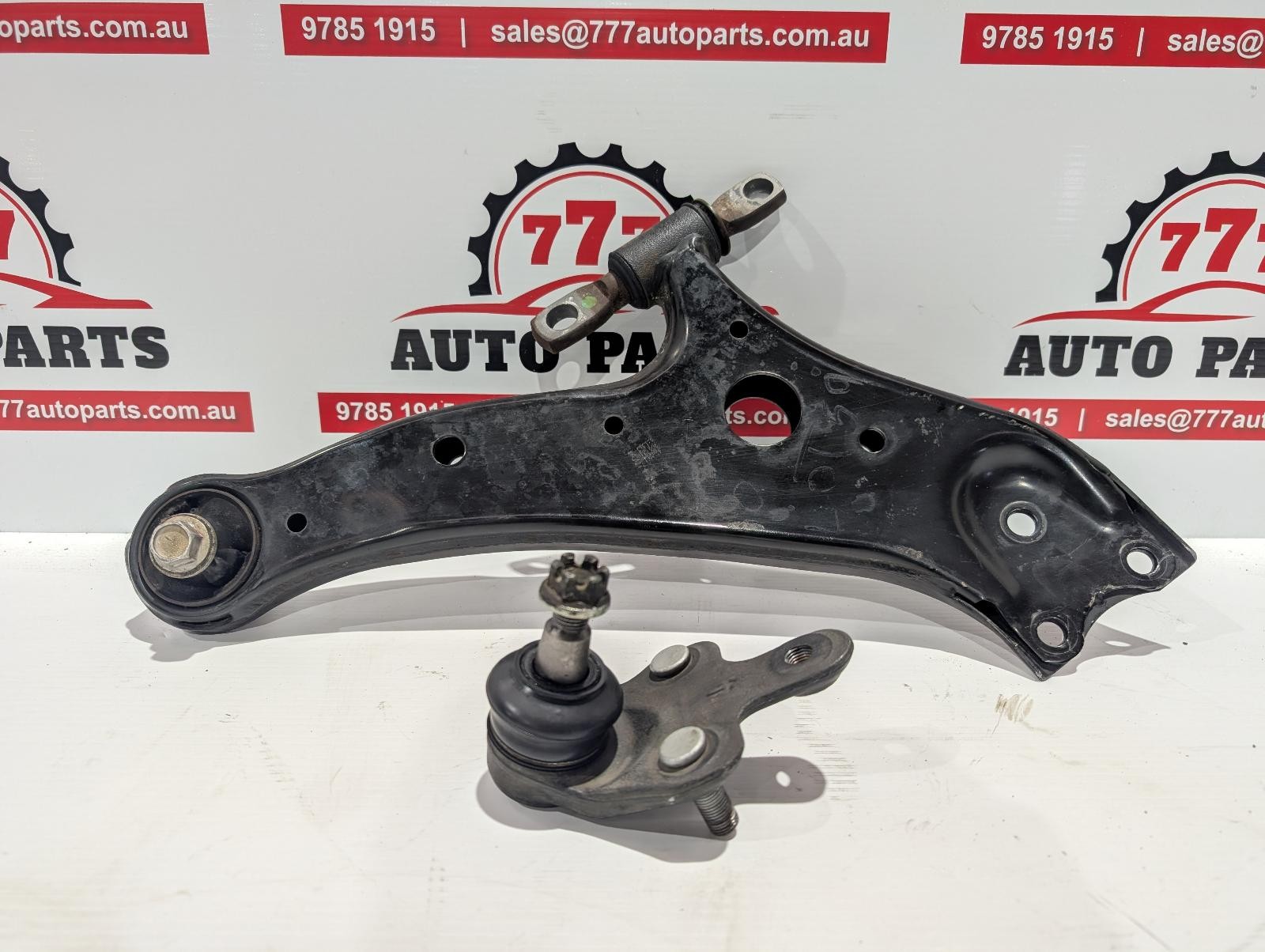 TOYOTA KLUGER LEFT FRONT LOWER CONTROL ARM GSU50/GSU55, 12/13-02/21 13 14 15 16