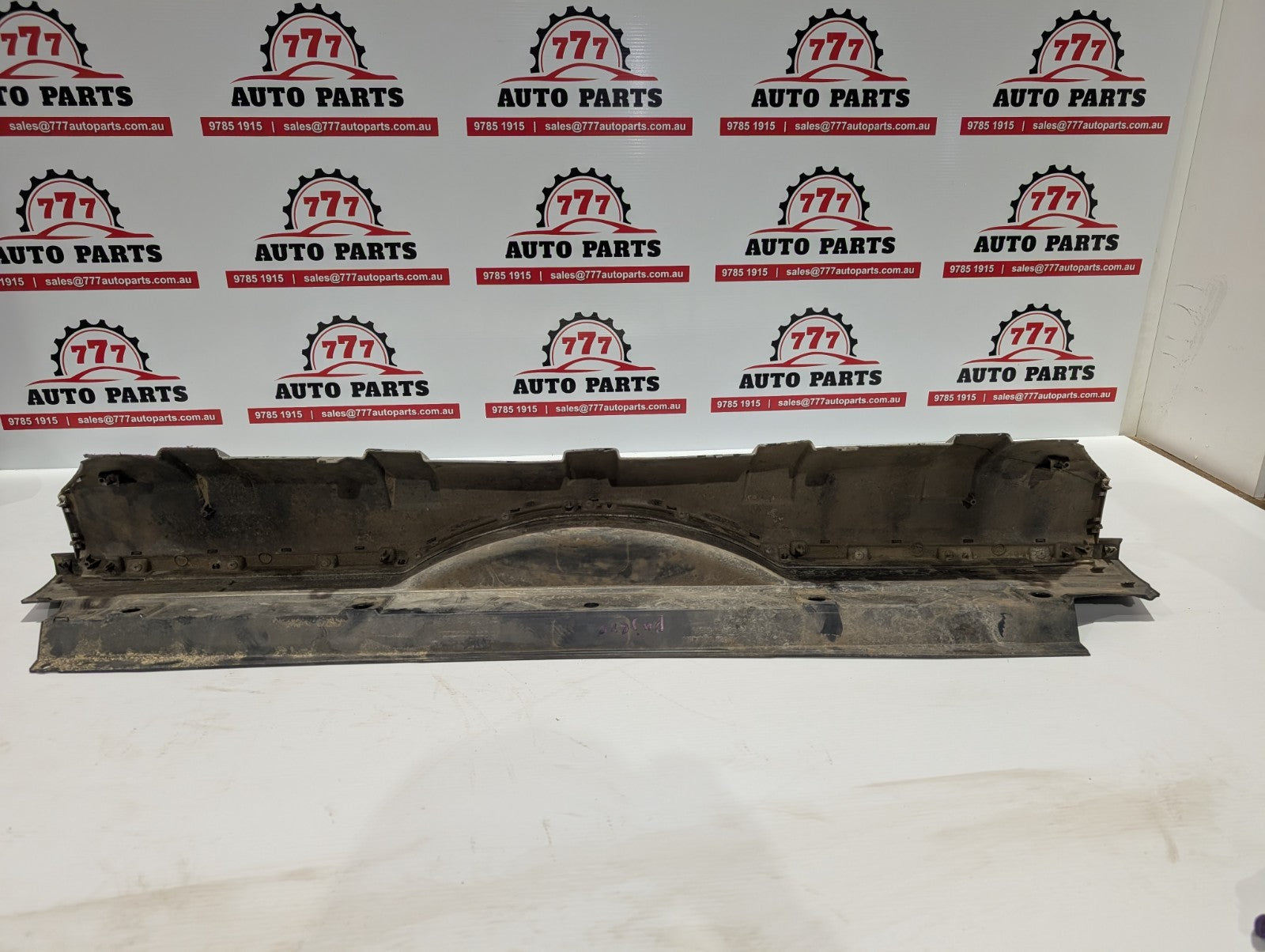 MITSUBISHI PAJERO REAR BUMPER BUMPER BAR (CENTRE), NS-NX, GREY COLOUR, 08/06-04/