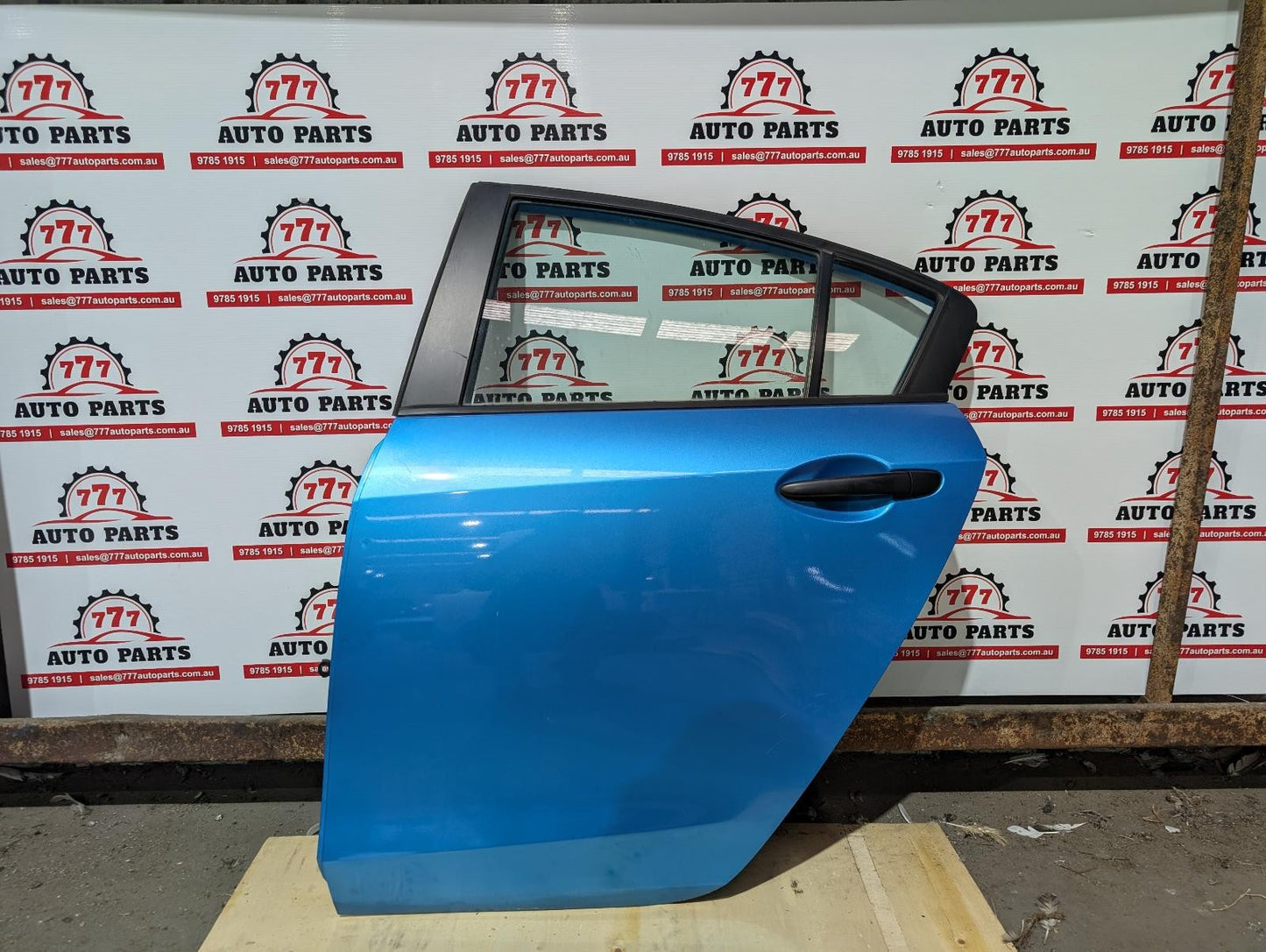 MAZDA 3 LEFT REAR DOOR BL, SEDAN, 04/09-10/13, HAS 1 DENT