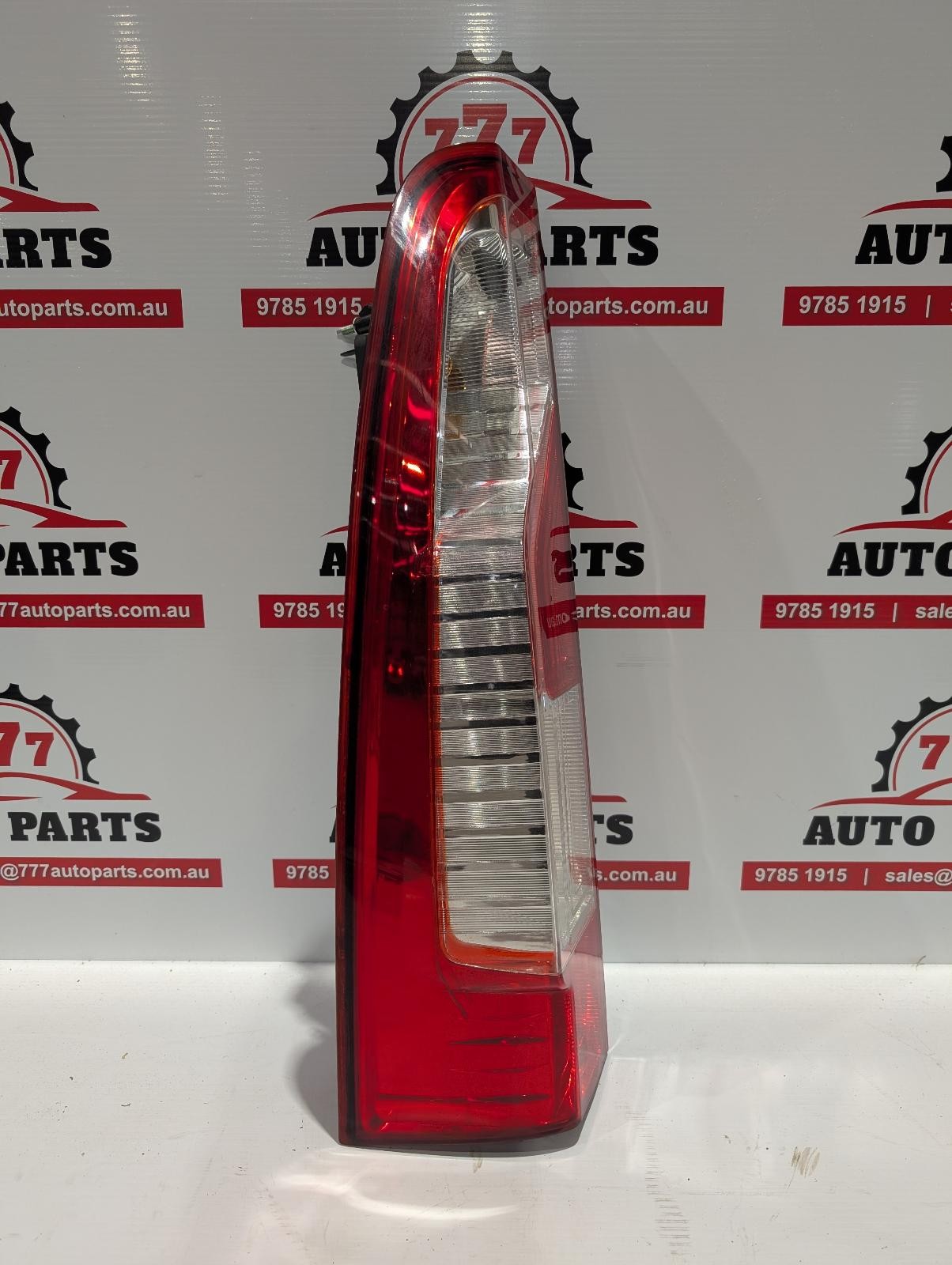 RENAULT MASTER LEFT TAILLIGHT X62, IN BODY, W/ HALOGEN TYPE, VAN/BUS, 09/11