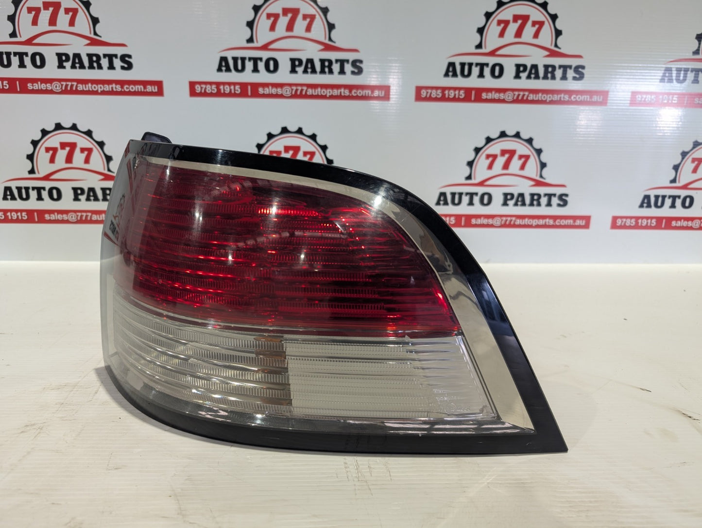 HOLDEN COMMODORE RIGHT TAILLIGHT VE, WAGON, 2006-2013 REVERSE BULB HOLDER BROKEN