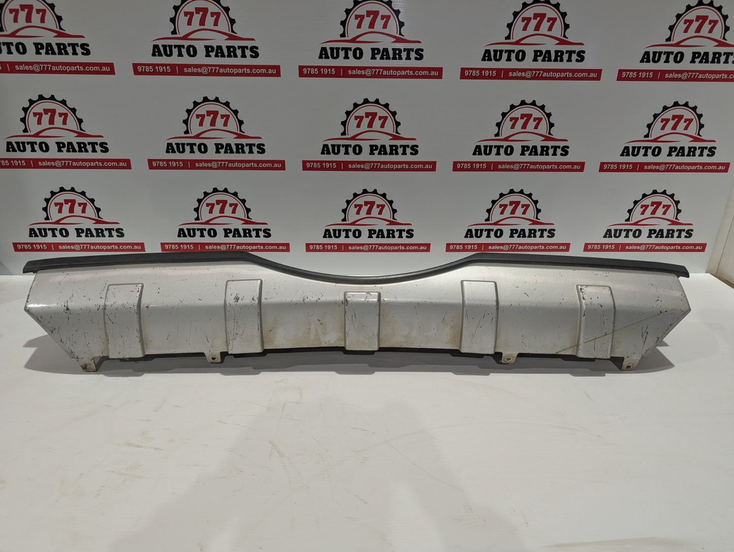 MITSUBISHI PAJERO REAR BUMPER BUMPER BAR (CENTRE), NS-NX, GREY COLOUR, 08/06-04/