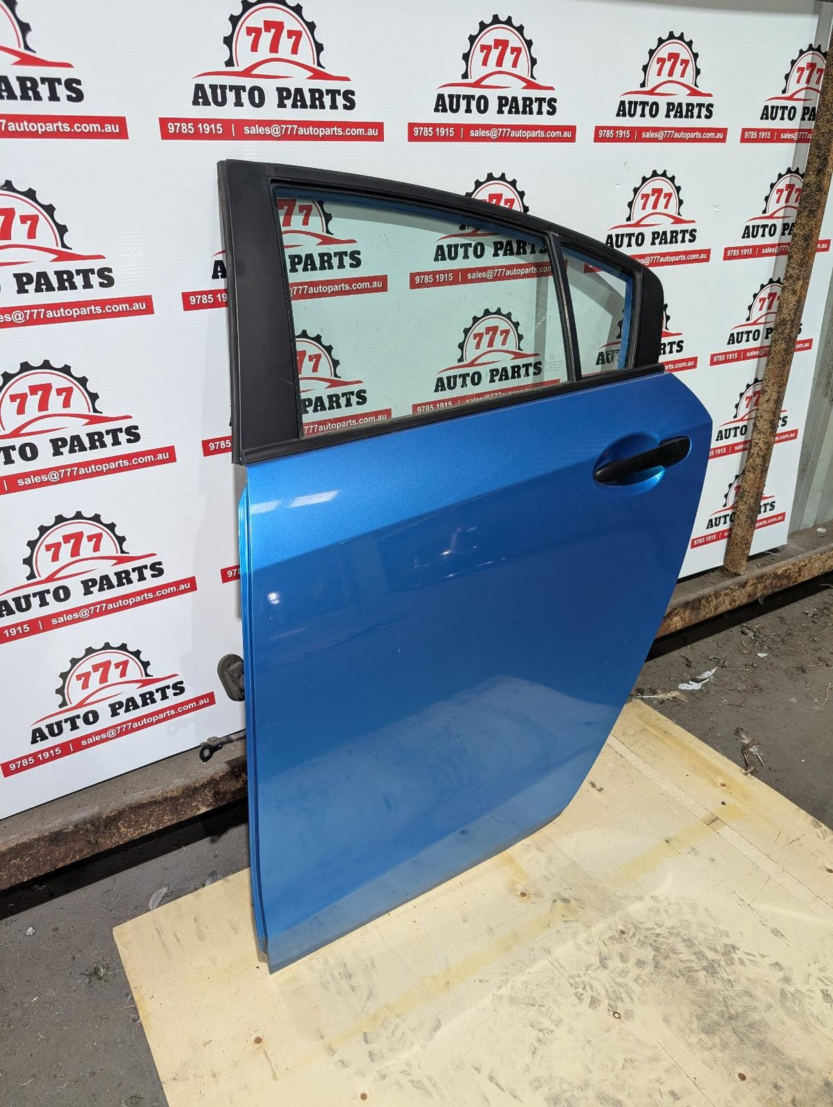 MAZDA 3 LEFT REAR DOOR BL, SEDAN, 04/09-10/13, HAS 1 DENT