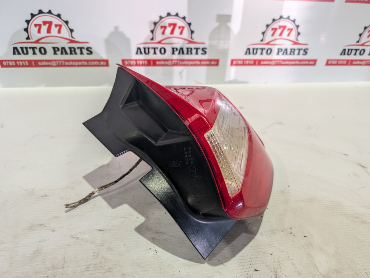 FORD FOCUS RIGHT TAILLIGHT LW, HATCH, STANDARD TYPE, 05/11-08/15 11 12 13 14 15