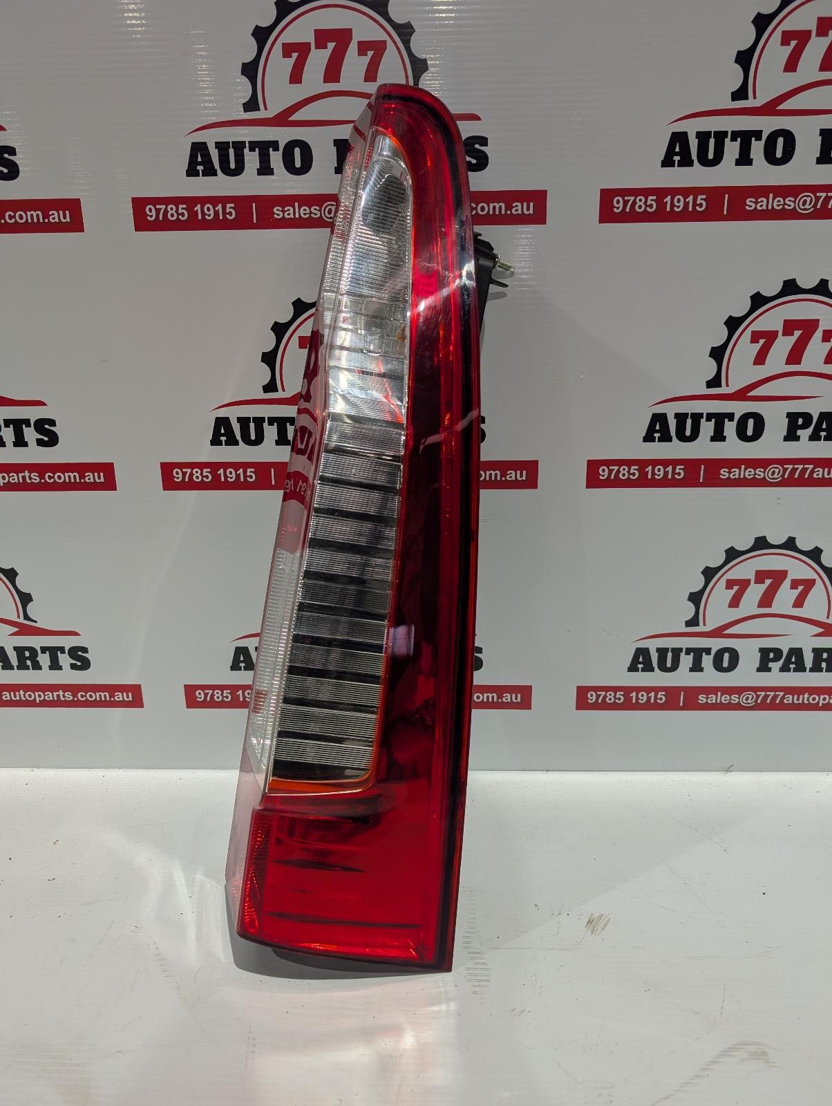 RENAULT MASTER RIGHT TAILLIGHT X62, IN BODY, W/ HALOGEN TYPE, VAN/BUS, 09/11- 11