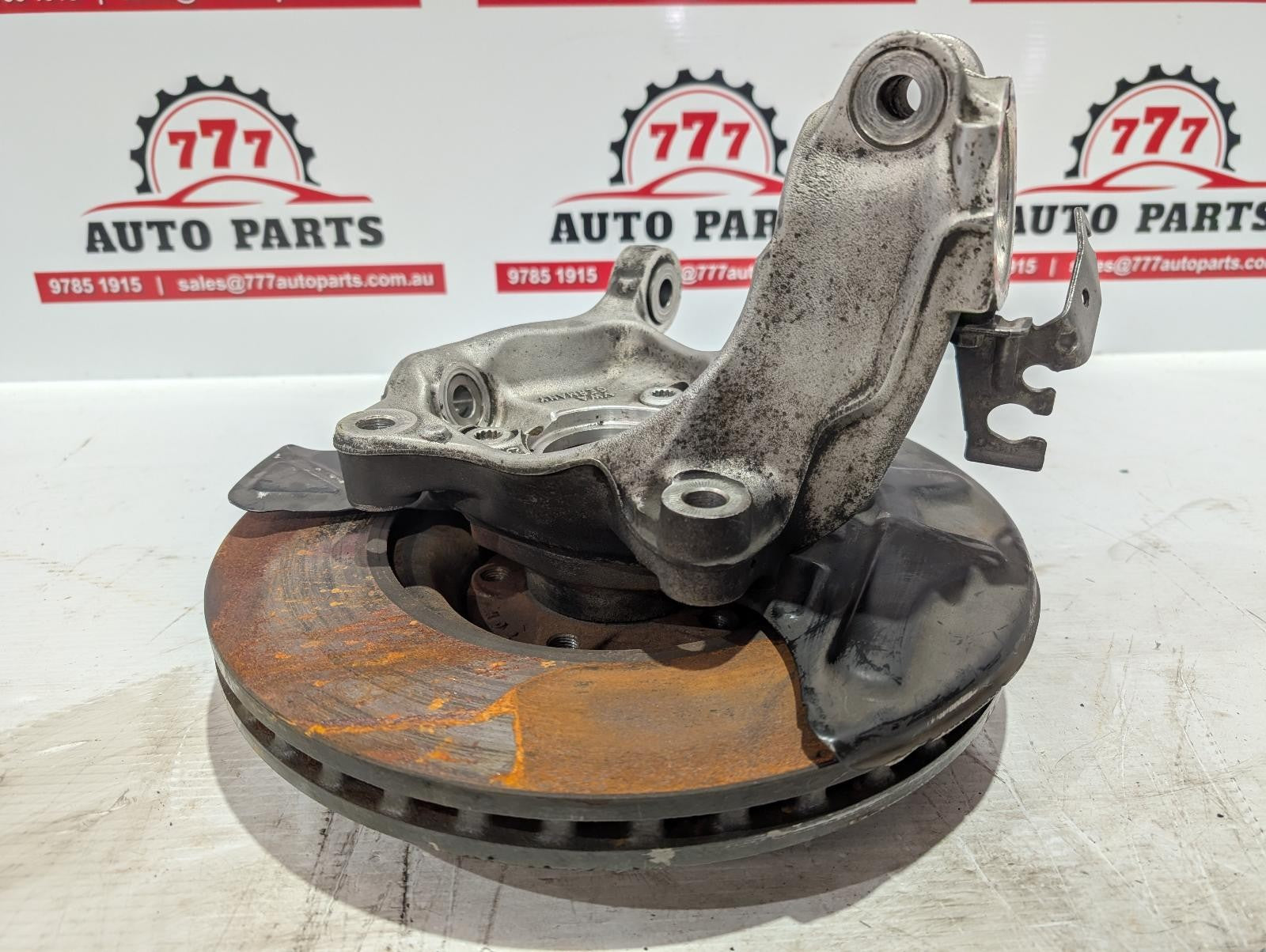 AUDI A3/S3 LEFT FRONT HUB ASSEMBLY 8V, 1.8/2.0, PETROL, 03/13-10/20