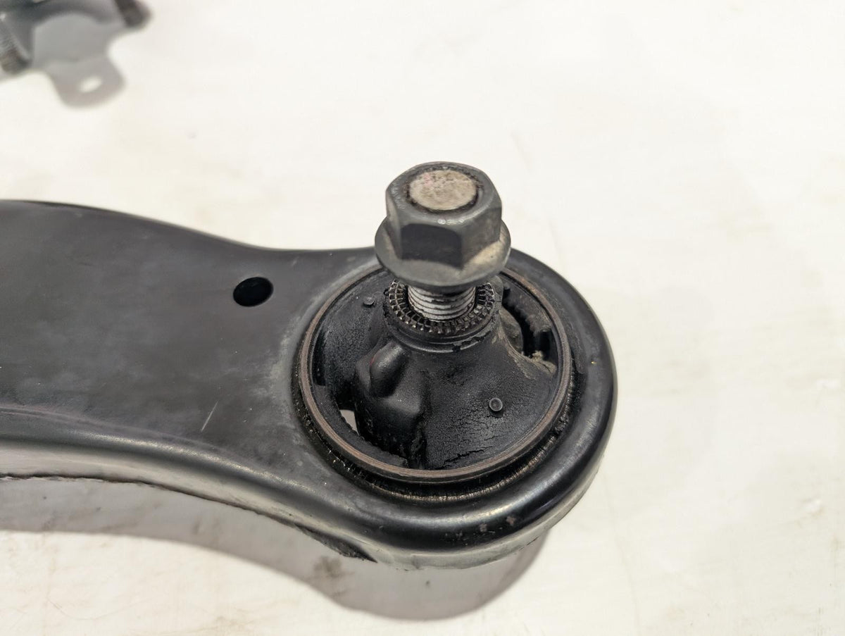 TOYOTA KLUGER LEFT FRONT LOWER CONTROL ARM GSU50/GSU55, 12/13-02/21 13 14 15 16