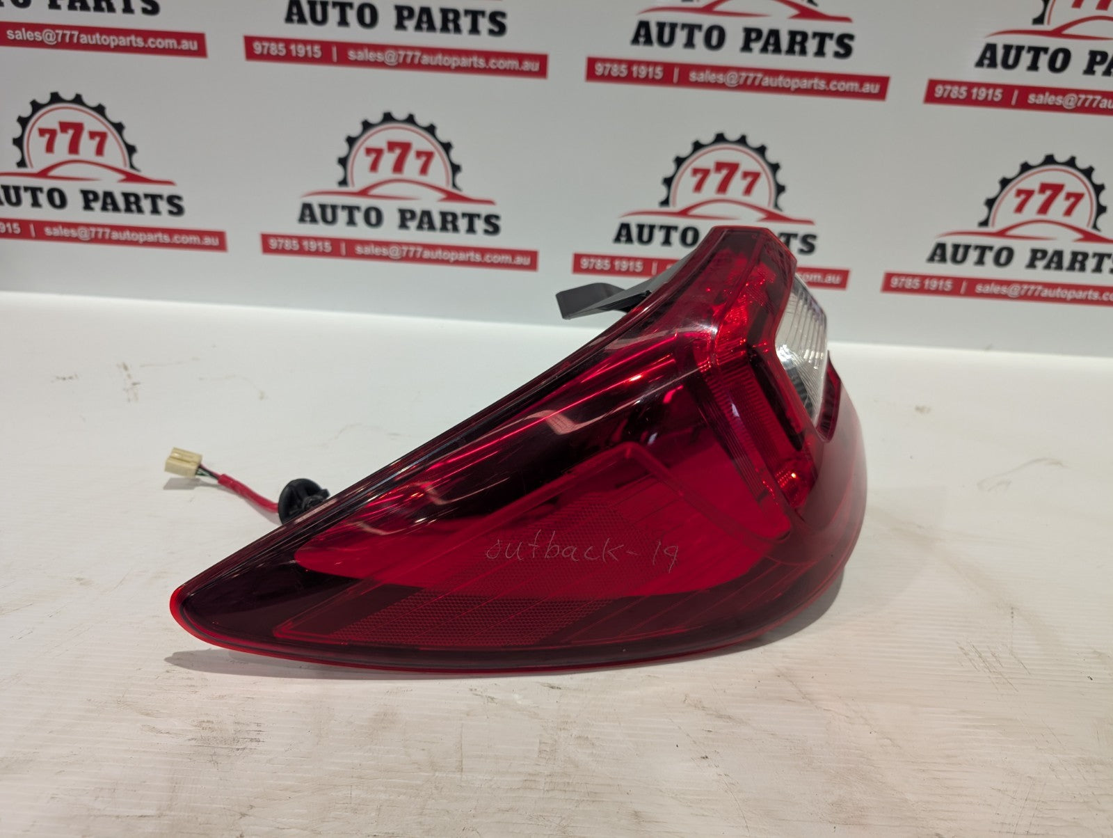 SUBARU OUTBACK LEFT TAILLIGHT 6TH GEN, IN BODY, 08/14-12/20 14 15 16 17 18 19 20