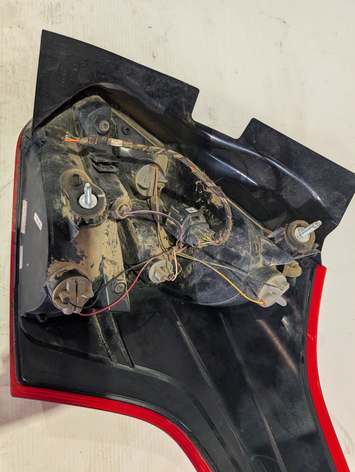 FORD FOCUS LEFT TAILLIGHT LW, HATCH, STANDARD TYPE, 05/11-08/15