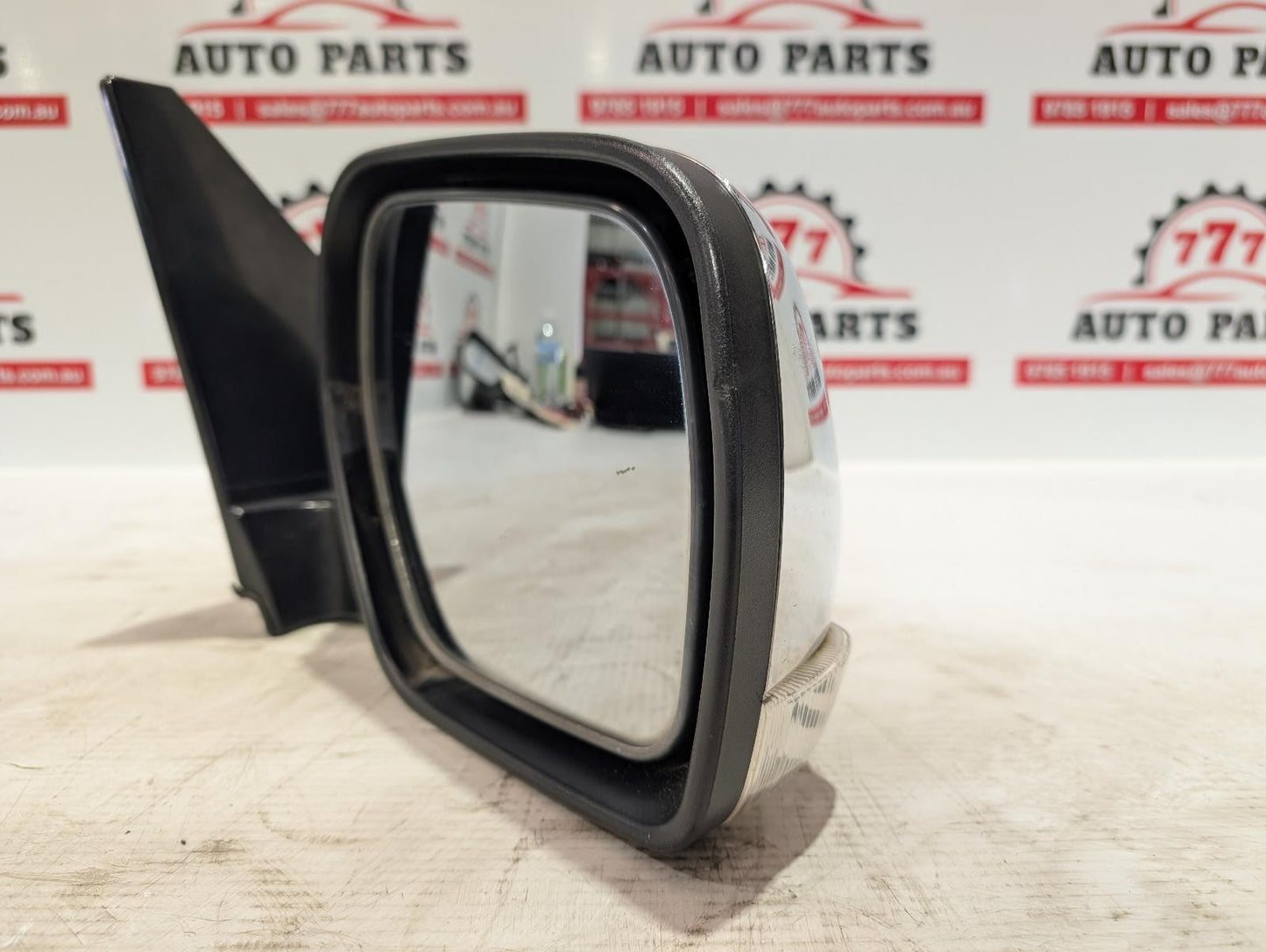 MITSUBISHI PAJERO RIGHT DOOR MIRROR NS-NX, W/ POWER FOLD, FLASHER, CHROME, 06-21