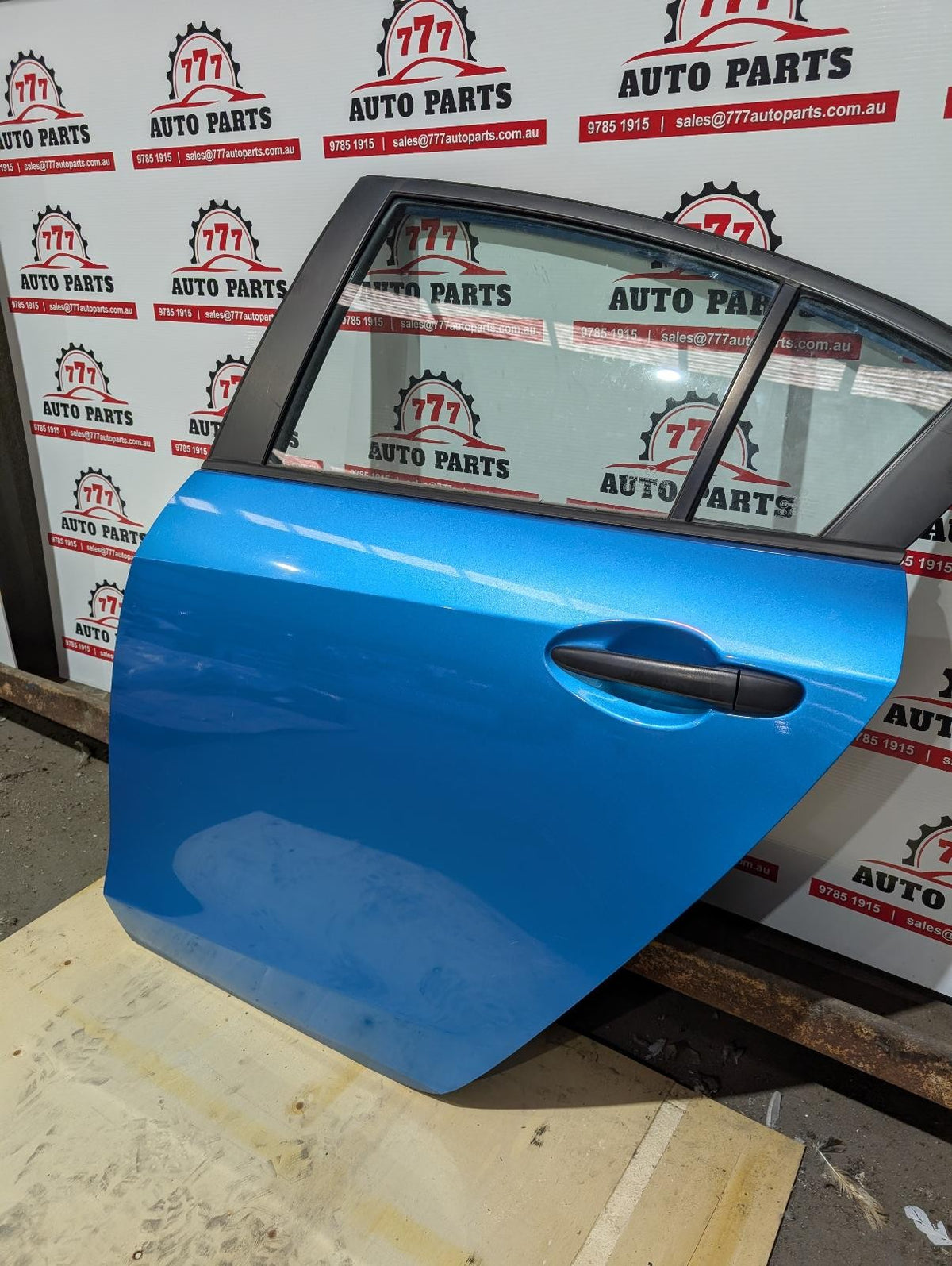 MAZDA 3 LEFT REAR DOOR BL, SEDAN, 04/09-10/13, HAS 1 DENT