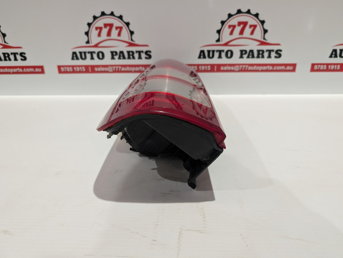 TOYOTA HIACE RIGHT TAILLIGHT LENS# 26-120, TRH/KDH, 01/05-04/19 05 06 07 08 09 1