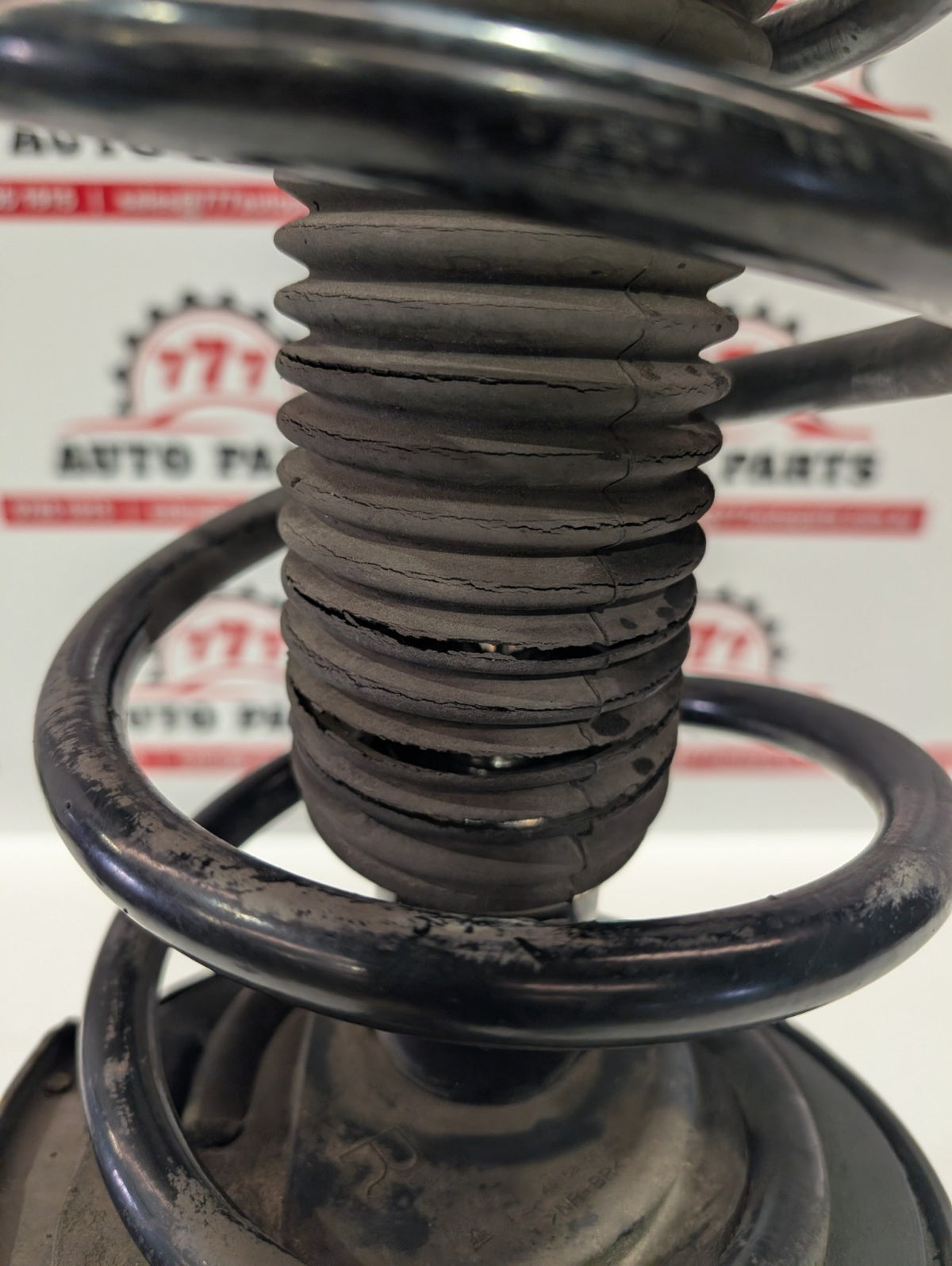 TOYOTA KLUGER RIGHT FRONT STRUT XU50 SERIES, 12/13-02/21 13 14 15 16 17 18 19 20