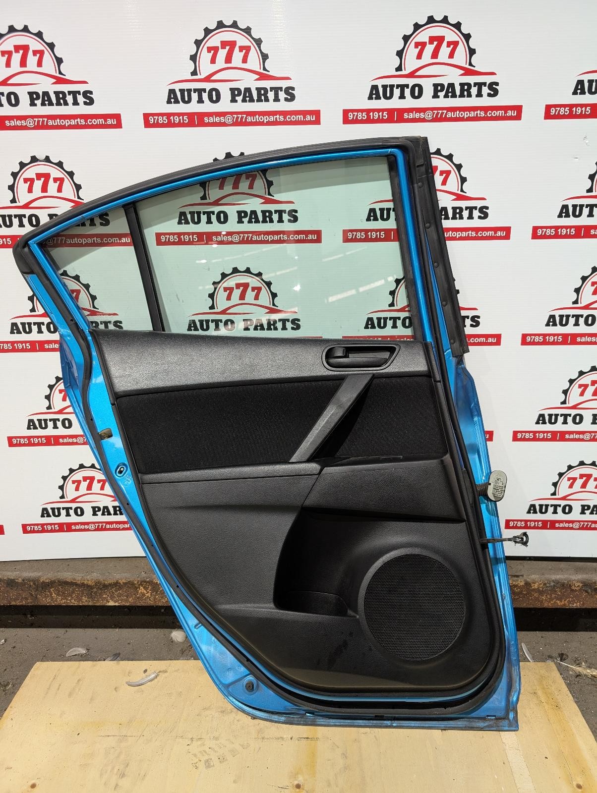 MAZDA 3 LEFT REAR DOOR BL, SEDAN, 04/09-10/13, HAS 1 DENT