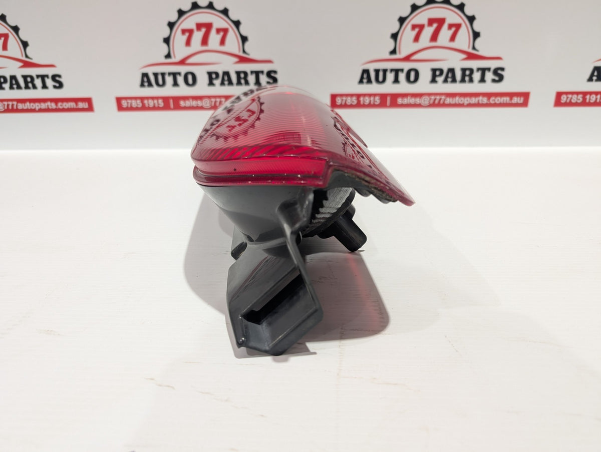 TOYOTA HIACE RIGHT TAILLIGHT LENS# 26-120, TRH/KDH, 01/05-04/19 05 06 07 08 09 1