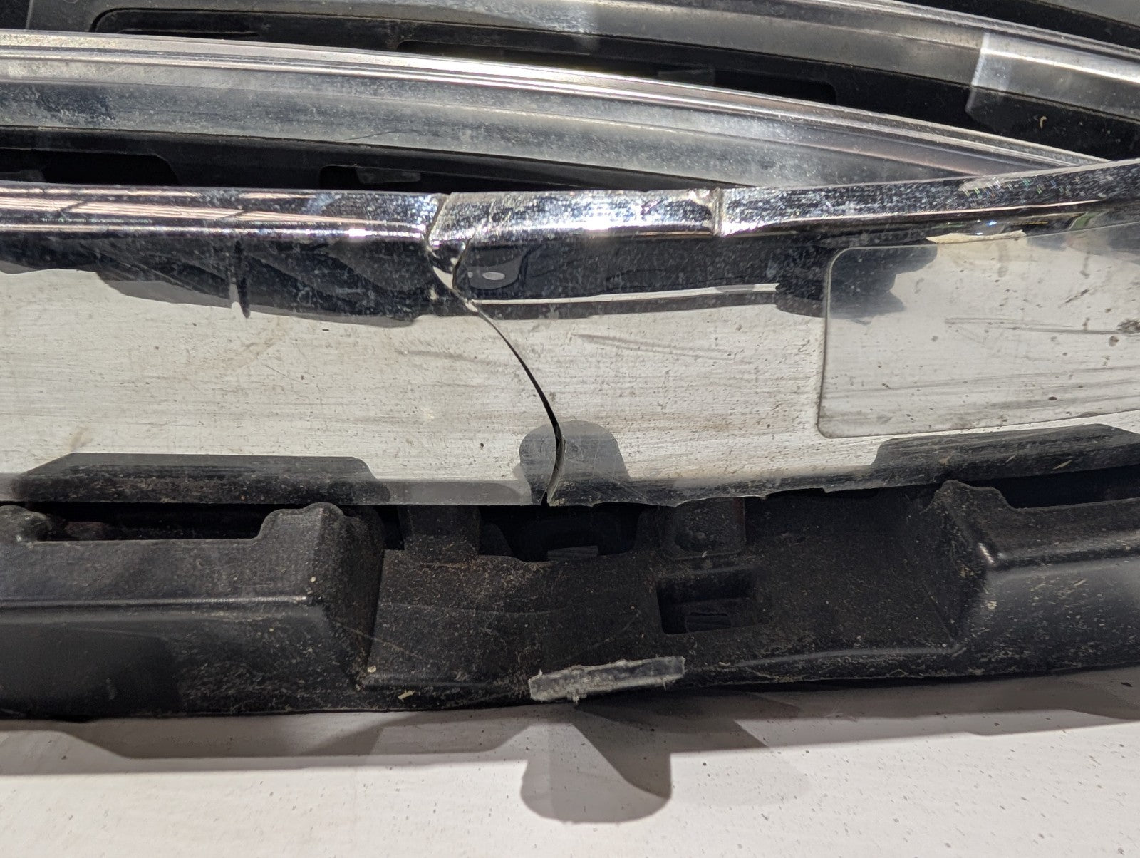 MAZDA CX9 GRILLE RADIATOR GRILLE, TC, STRIP TYPE, SILVER, NON CAMERA TYPE, 07/16