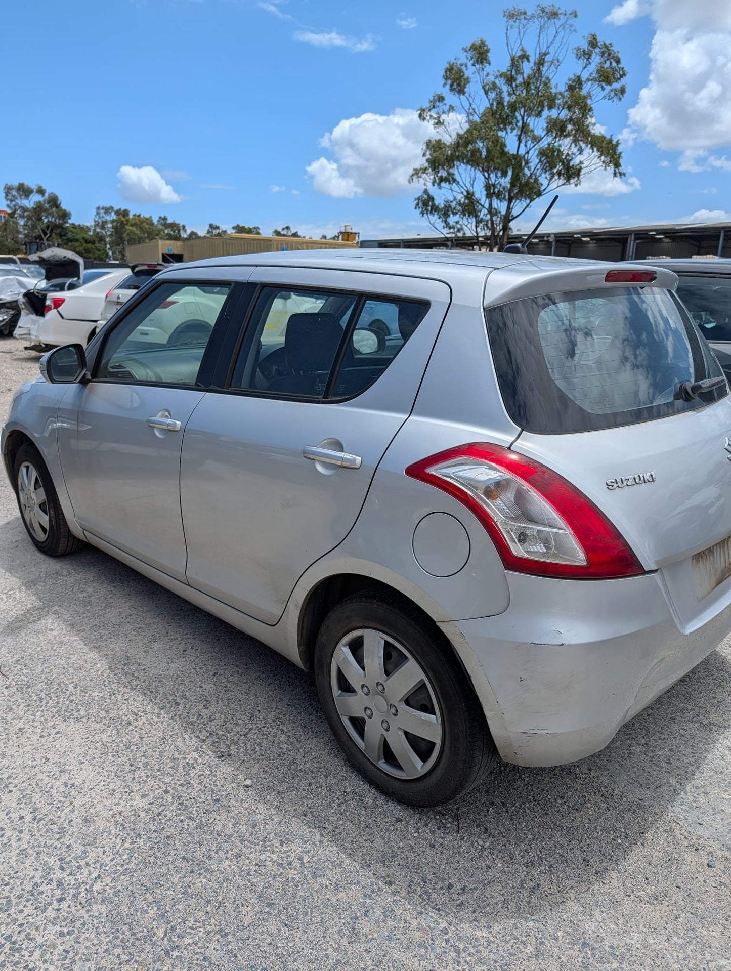 2014 Suzuki Swift FZ 14 GL Navigator Hatchback