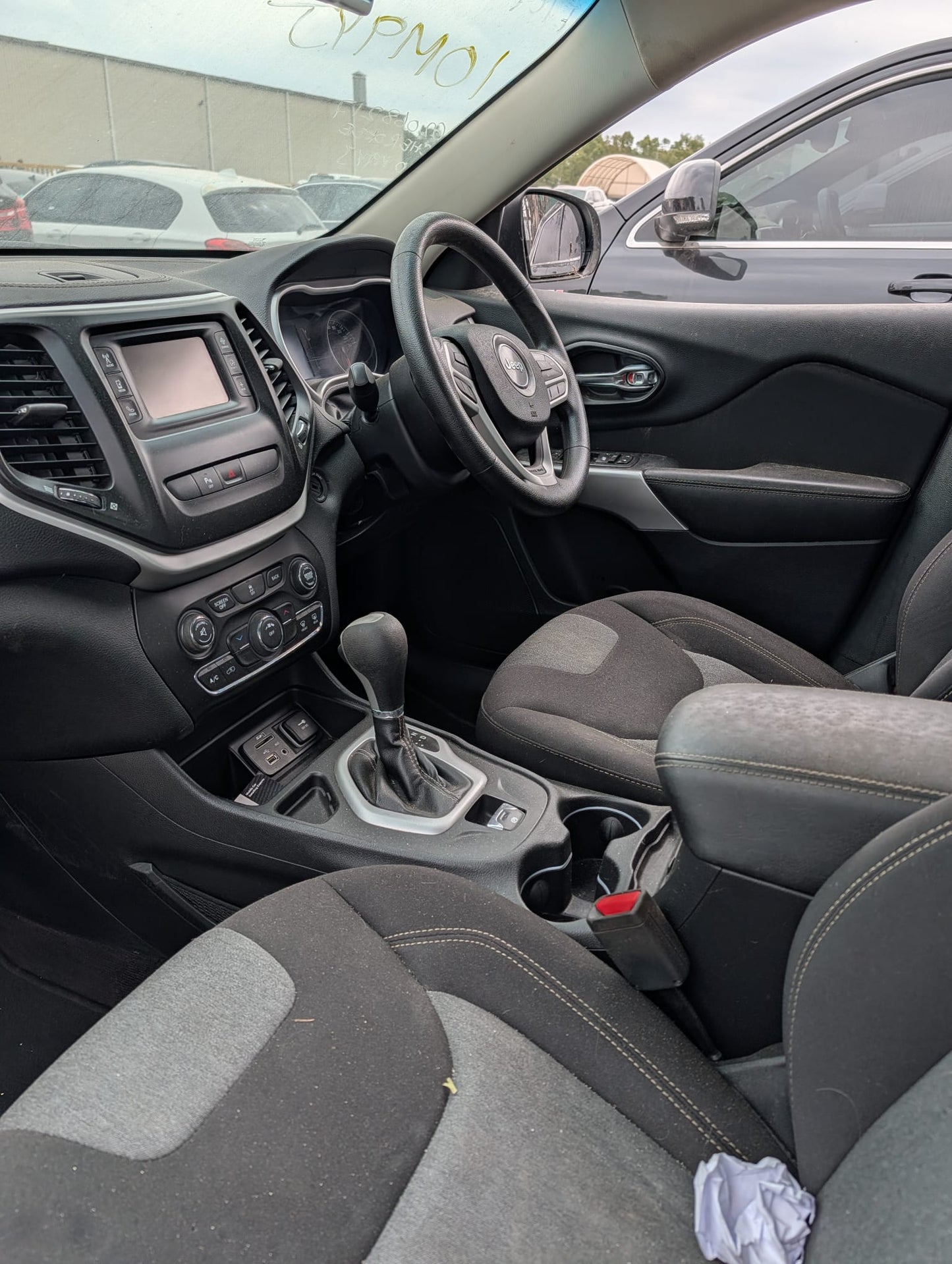 2017 Jeep Cherokee KL Sport