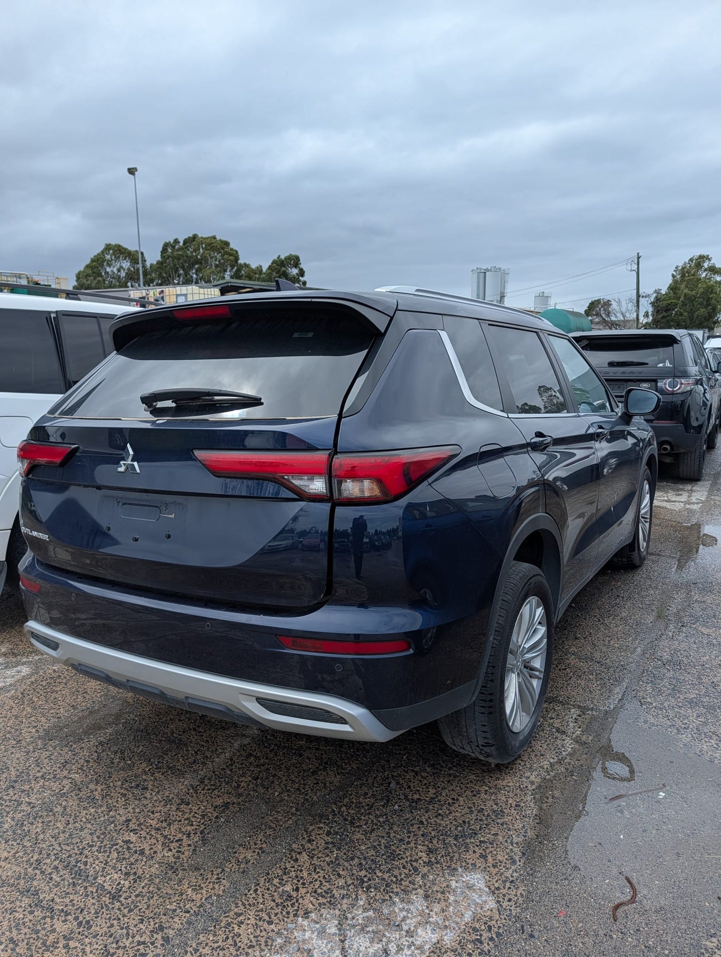 2024 Mitsubishi Outlander ZM LS