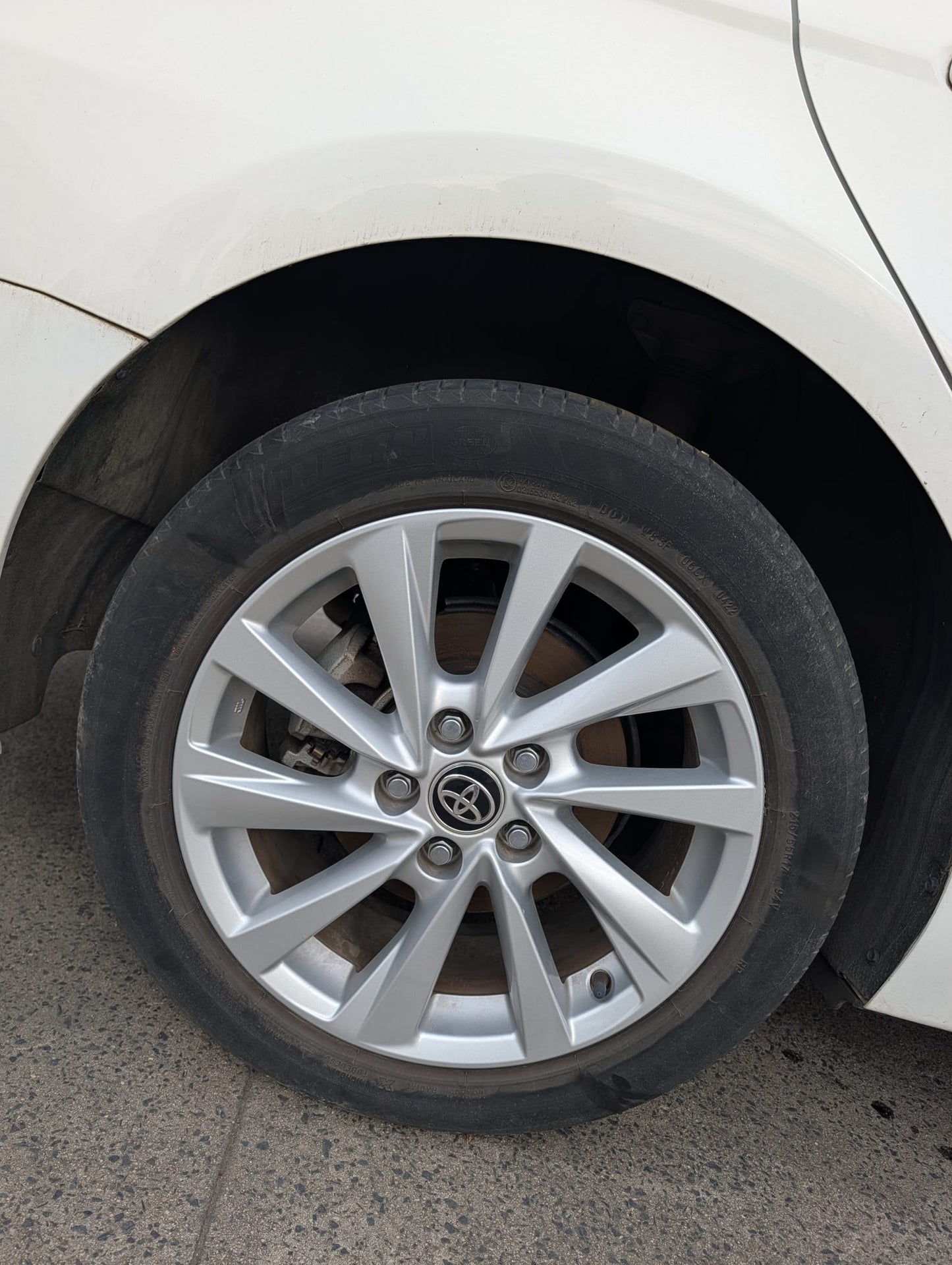 2022 Toyota Camry AXVH70R Hybrid