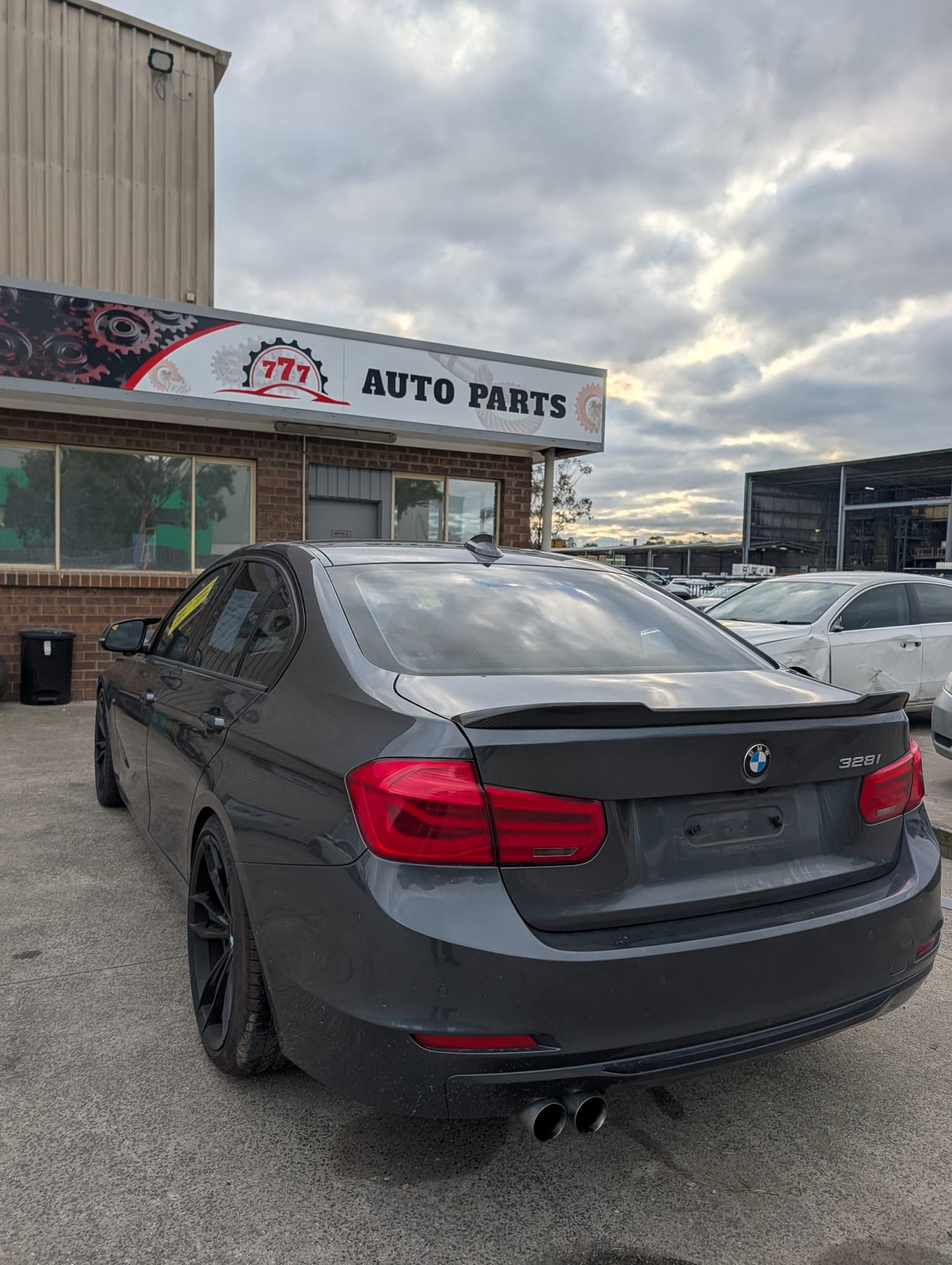 2013 BMW 3 Series 2.0 328i