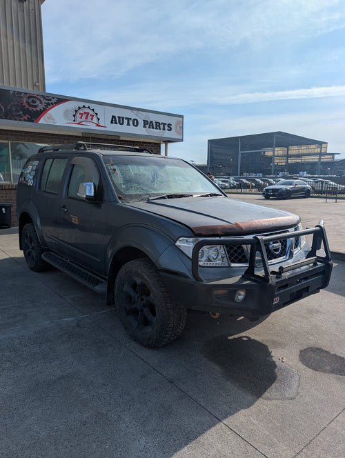 2007 Nissan Pathfinder ST-L - Wrecking (#213)