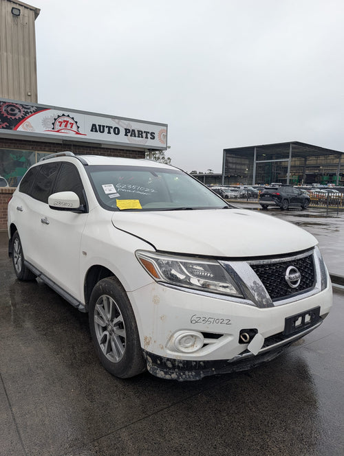 2013 Nissan Pathfinder - Wrecking (#221)