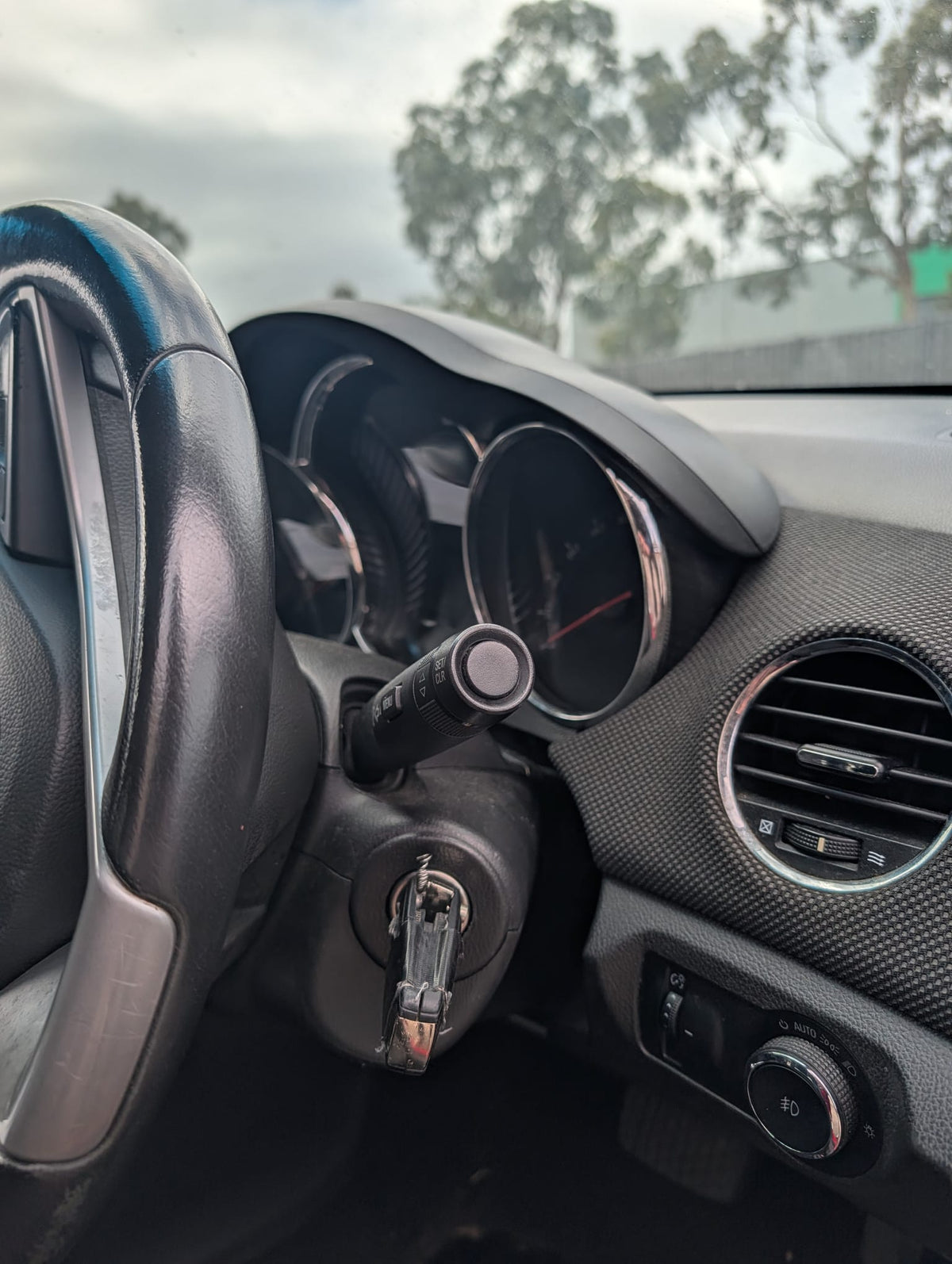 2011 Holden Cruze - Wrecking (#271)