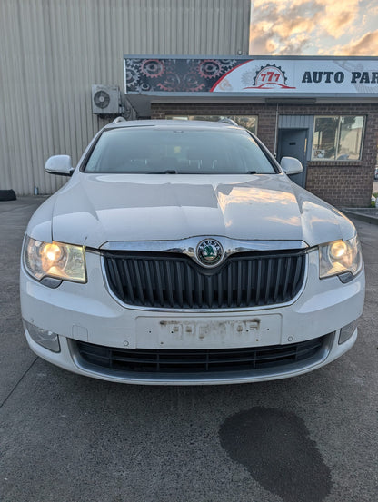 2011 Skoda Superb - Wrecking (#230)