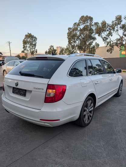 2011 Skoda Superb - Wrecking (#230)