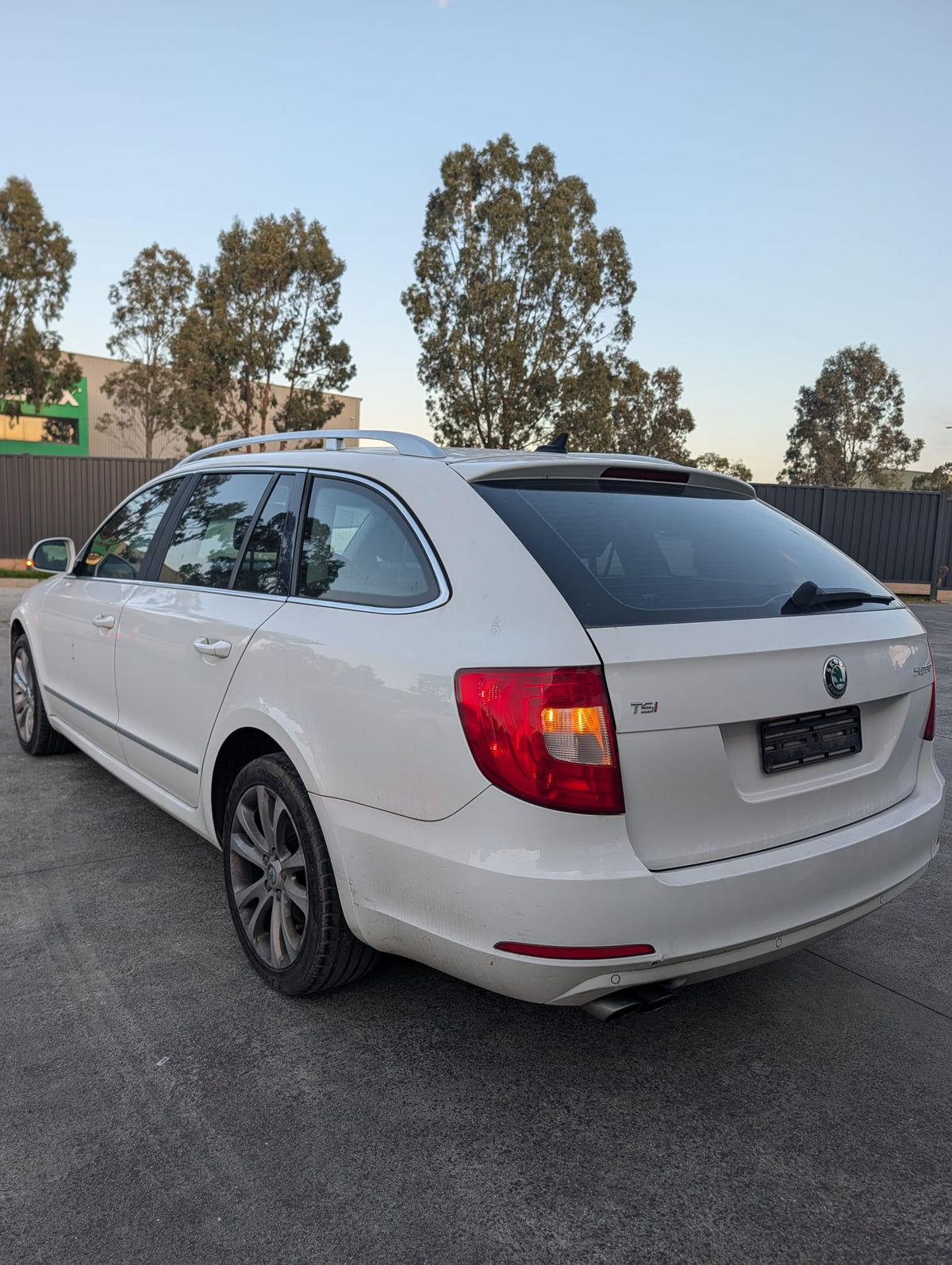 2011 Skoda Superb - Wrecking (#230)