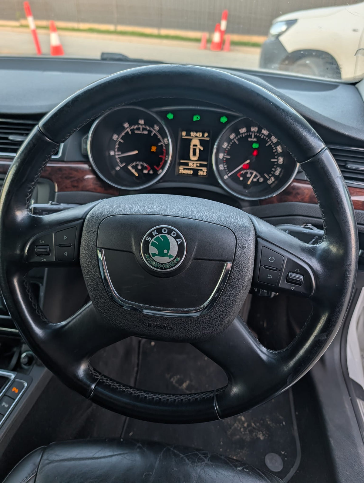 2011 Skoda Superb - Wrecking (#230)