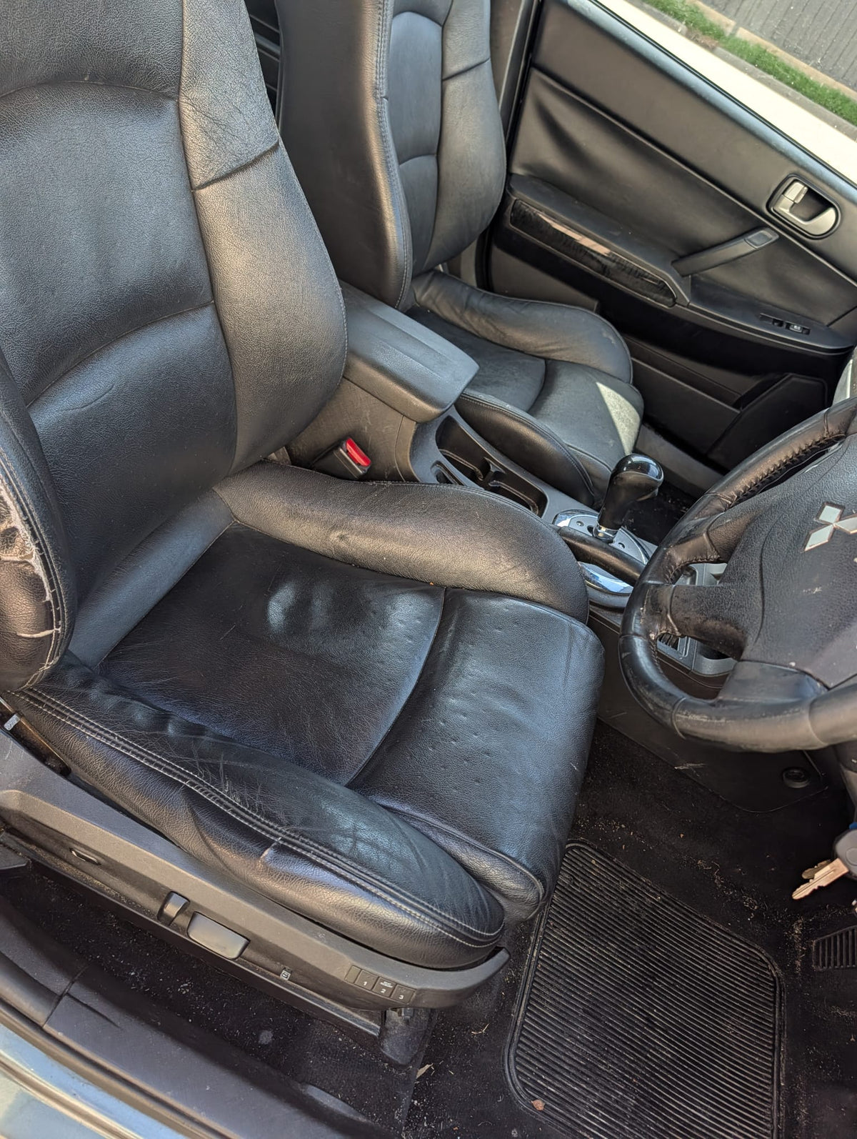 2006 Mitsubishi 380 GT - Wrecking (#250)