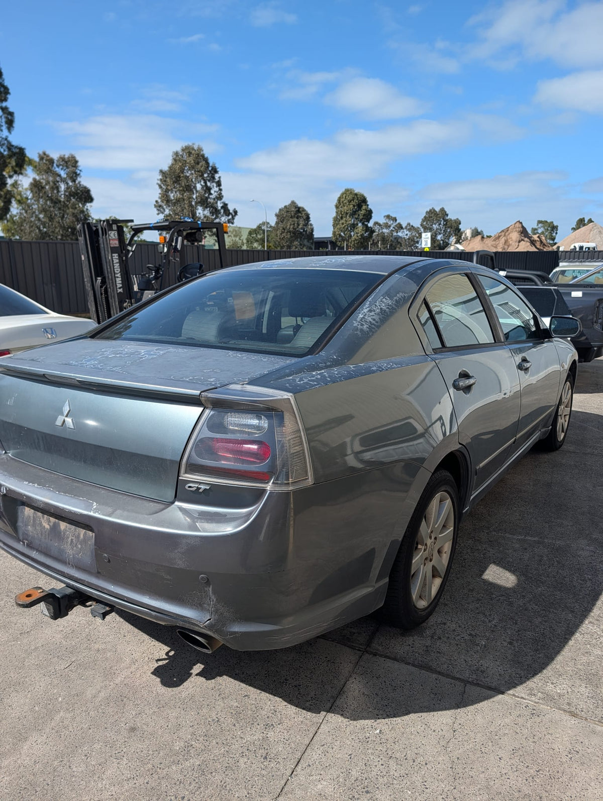 2006 Mitsubishi 380 GT - Wrecking (#250)