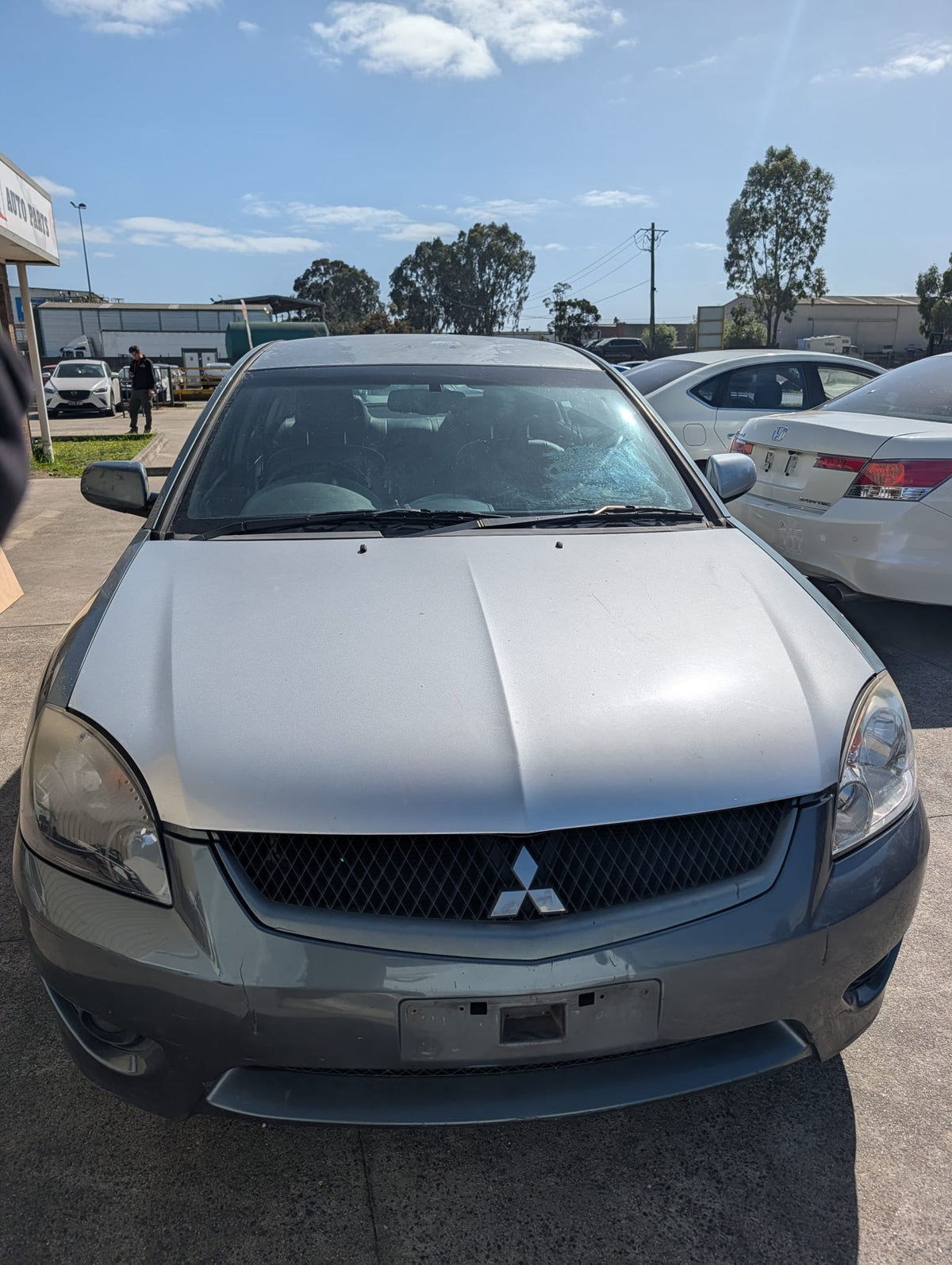 2006 Mitsubishi 380 GT - Wrecking (#250)