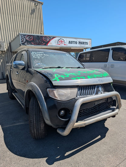 2007 Mitsubishi Triton - Wrecking (#269)