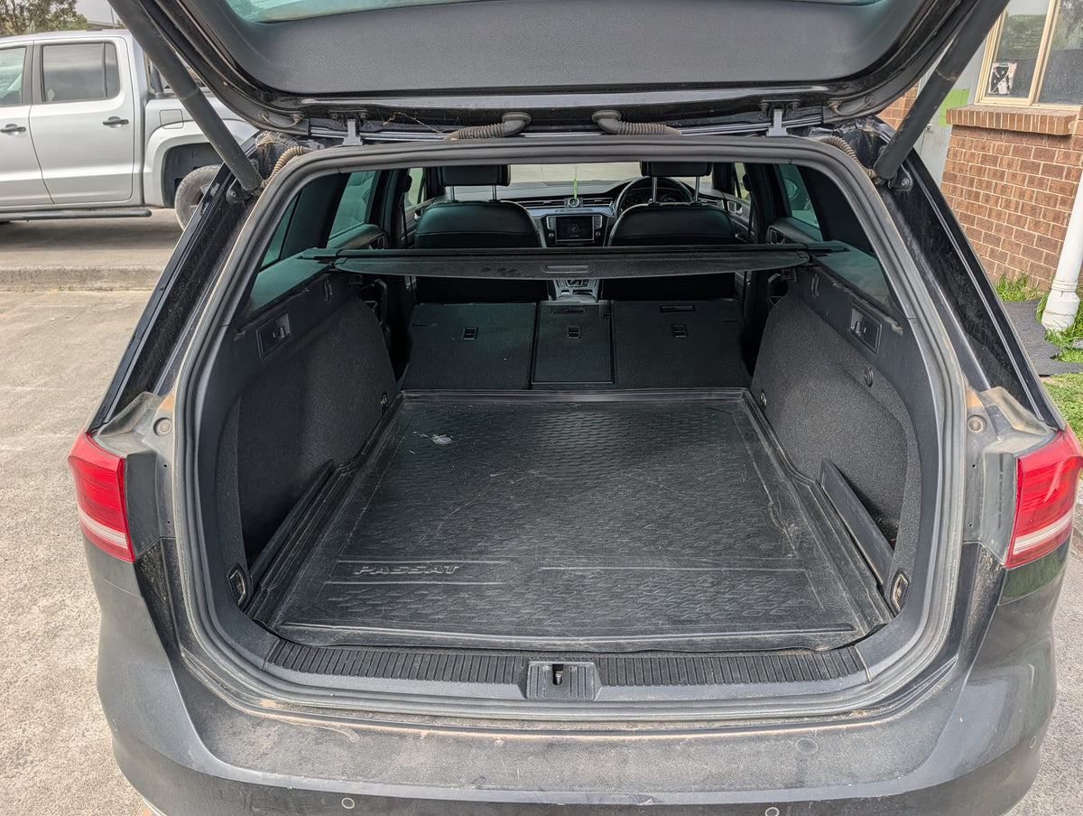 2016 Volkswagen Passat wagon stock 265 photo 8
