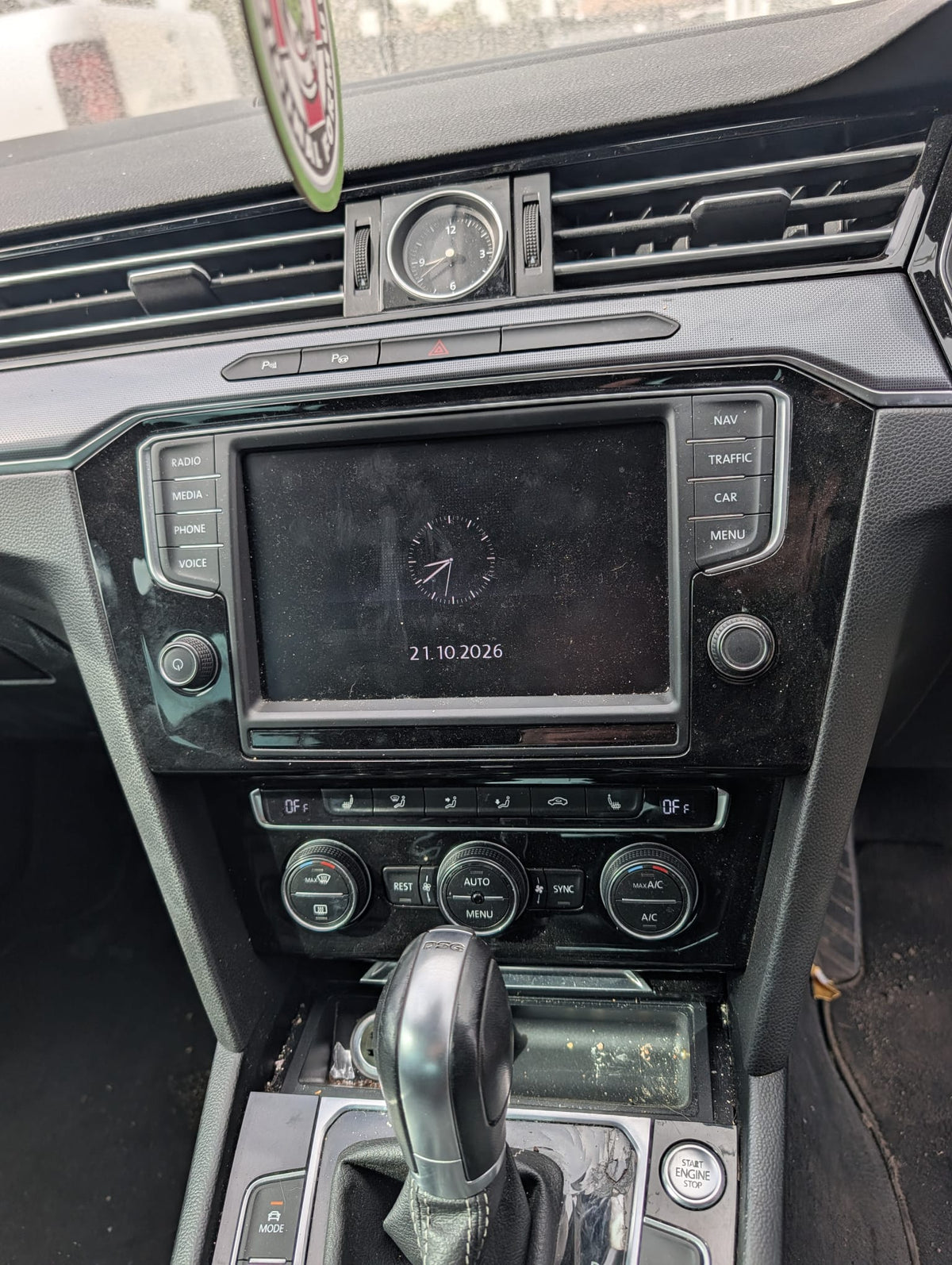 2016 Passat infotainment console