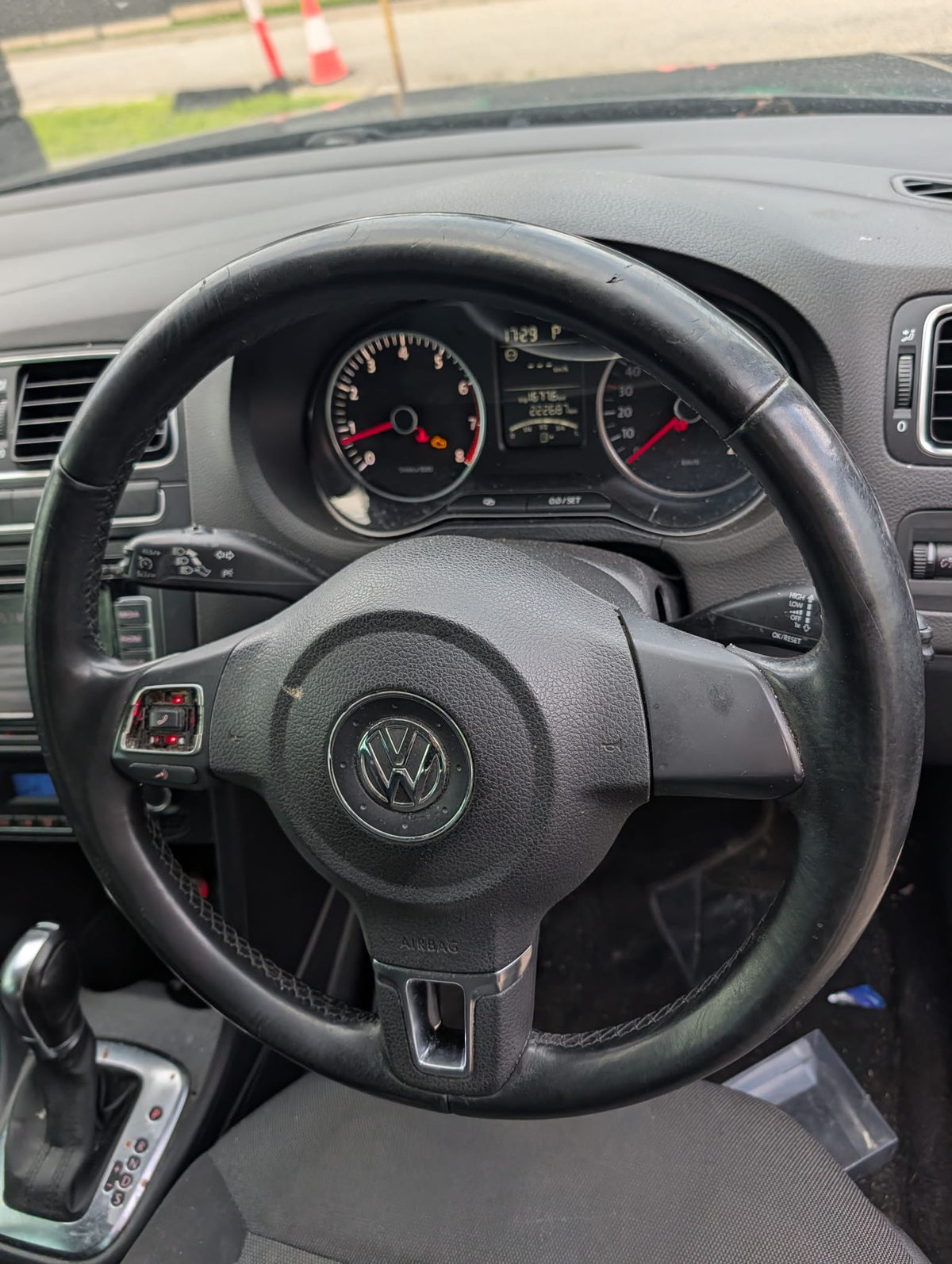2011 Volkswagen Polo TSI stock K008 photo 8