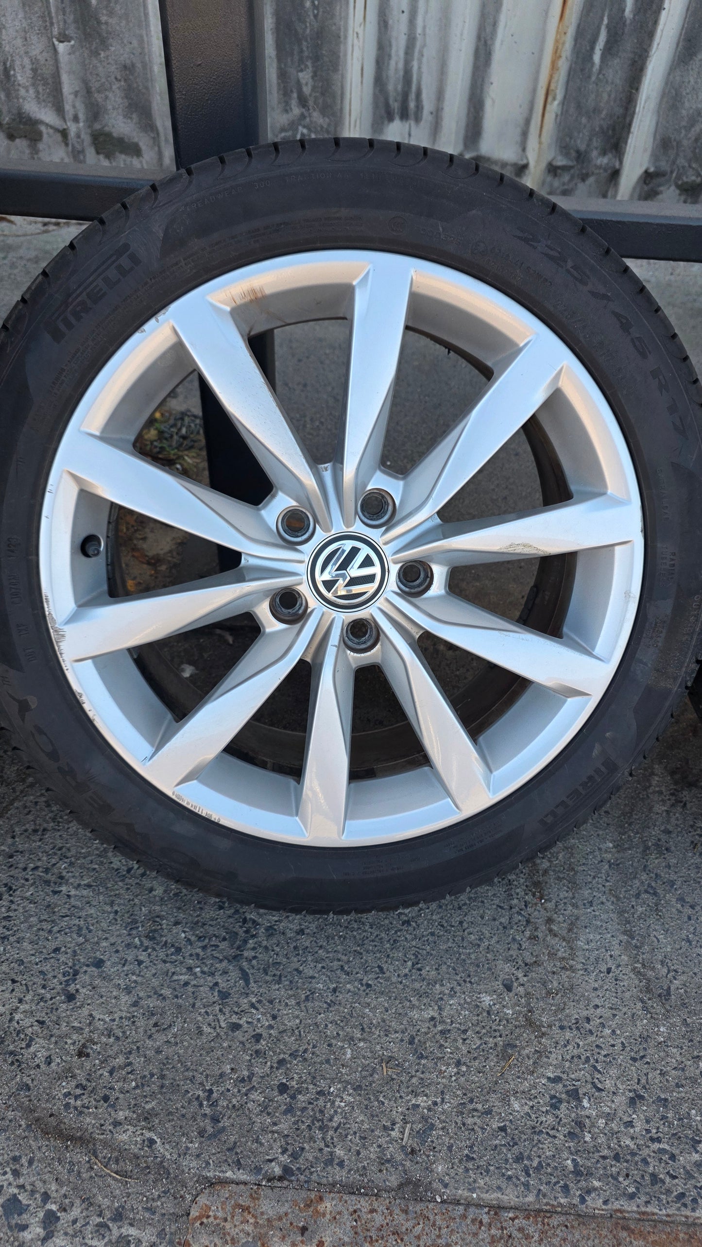17inch VW Golf Wheels (225/45 ZR17)