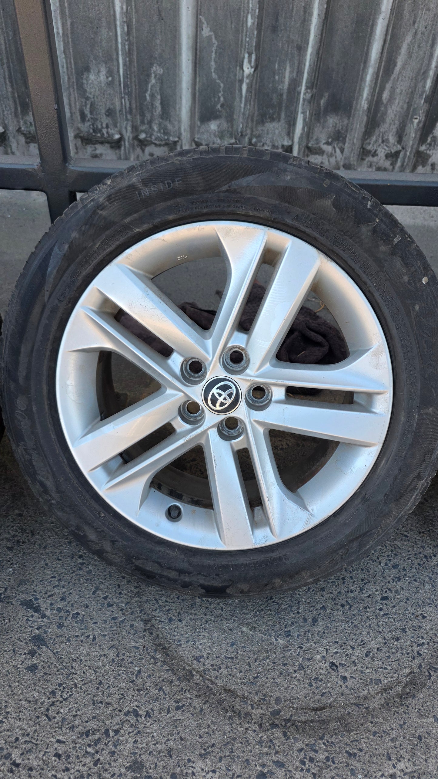 5X Toyota Corolla Wheels (205/55 R16)