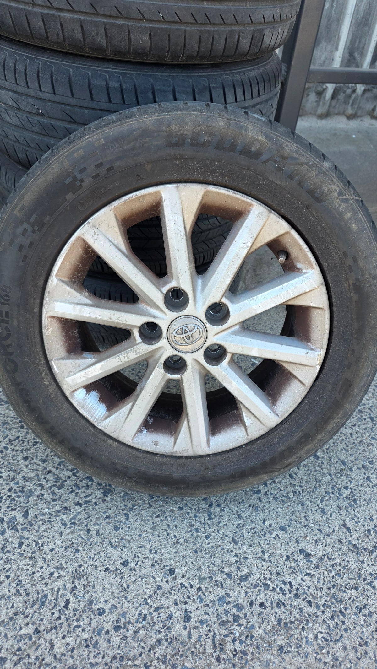 Toyota Camry Wheels (215/60 R16)