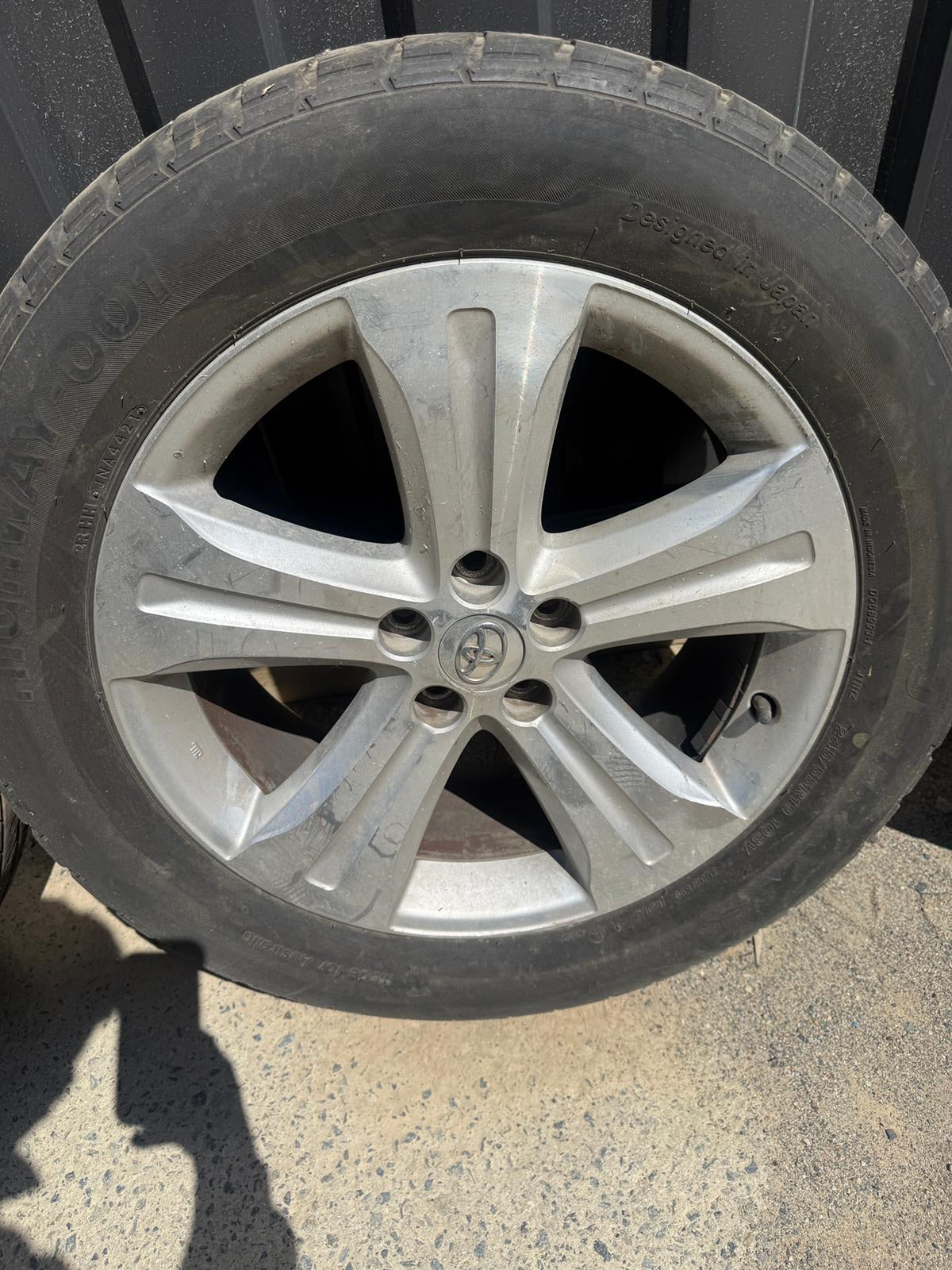 Toyota Kluger Wheels (245/55 R19)