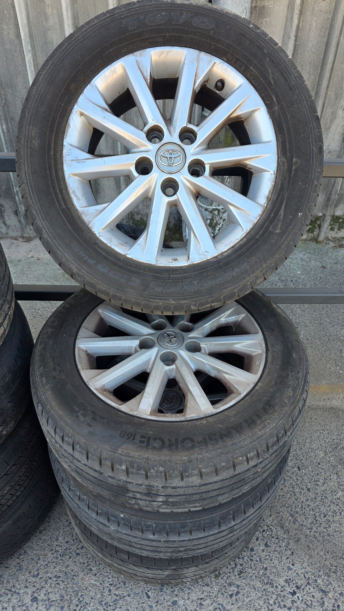 Toyota Camry Wheels (215/60 R16)