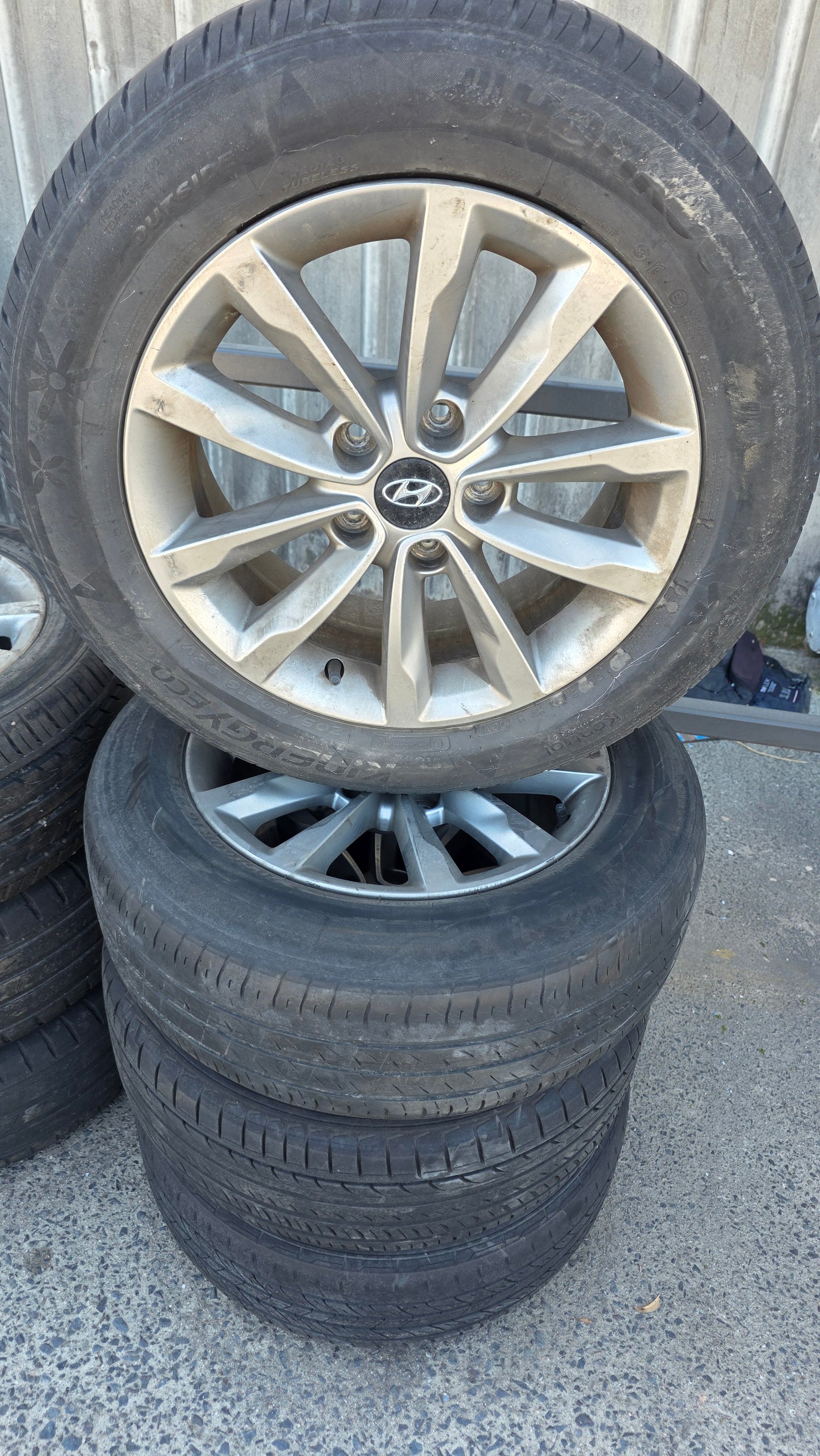 Hyundai i40 Wheels (205/60 R16)