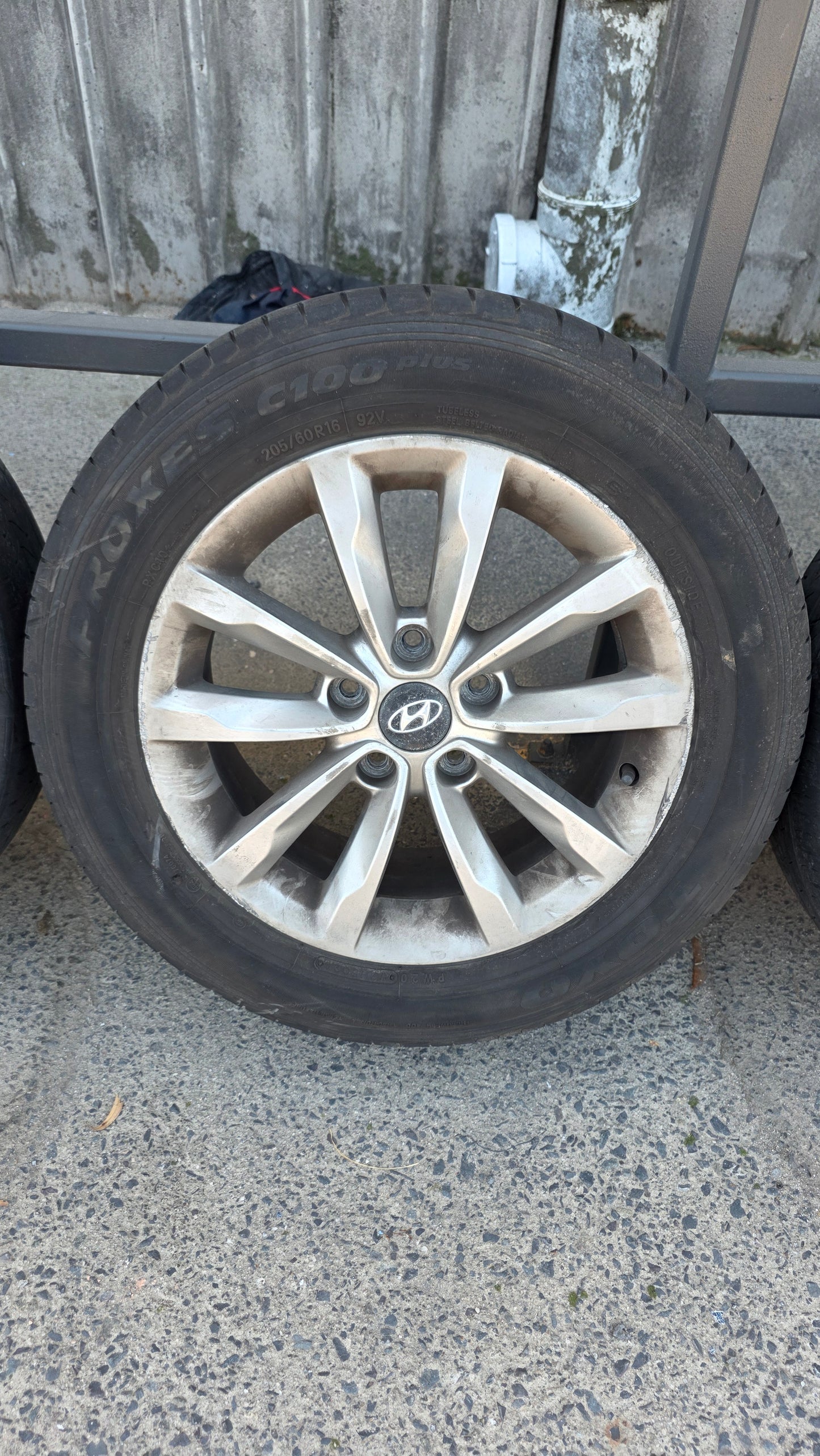 Hyundai i40 Wheels (205/60 R16)