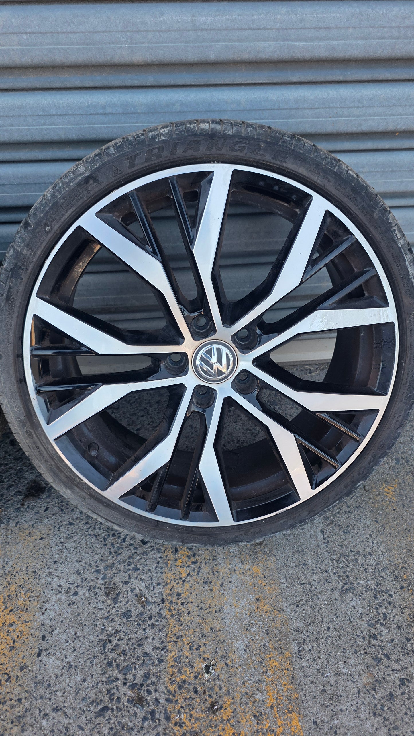 19inch Volkswagen Golf Wheels (225/35 ZR19)