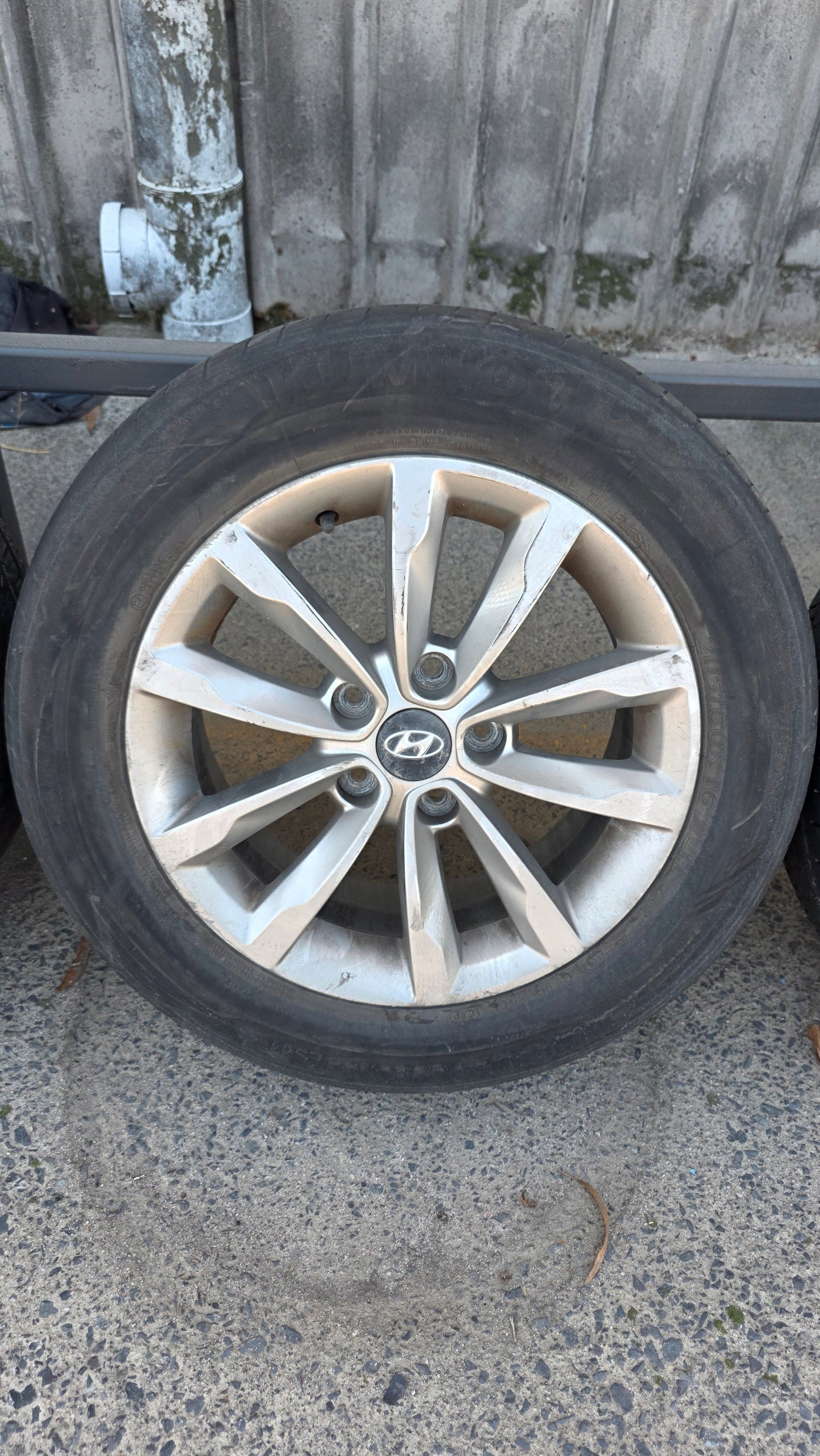 Hyundai i40 Wheels (205/60 R16)